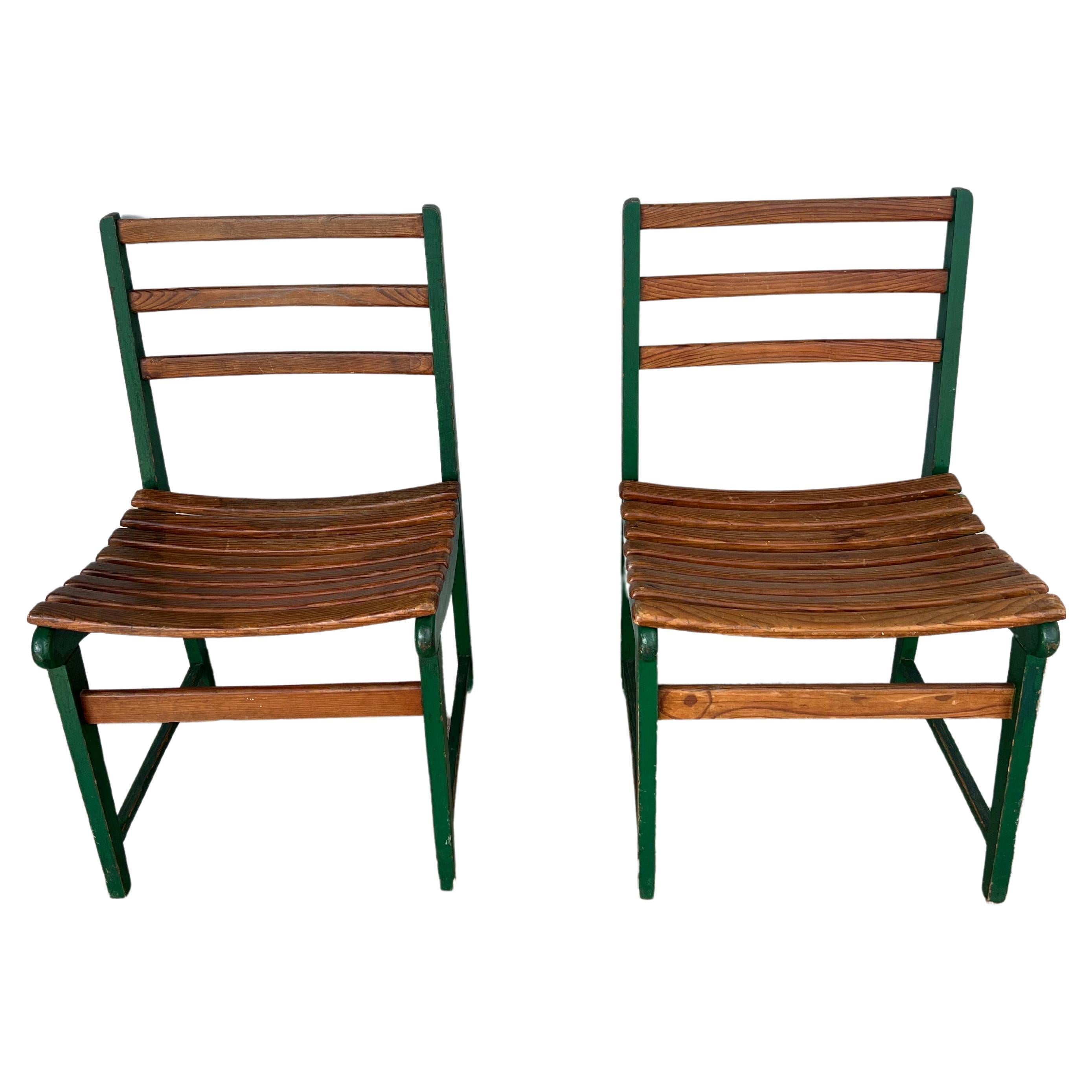 Paire de chaises originales Michael van Beuren pour Domus en vente