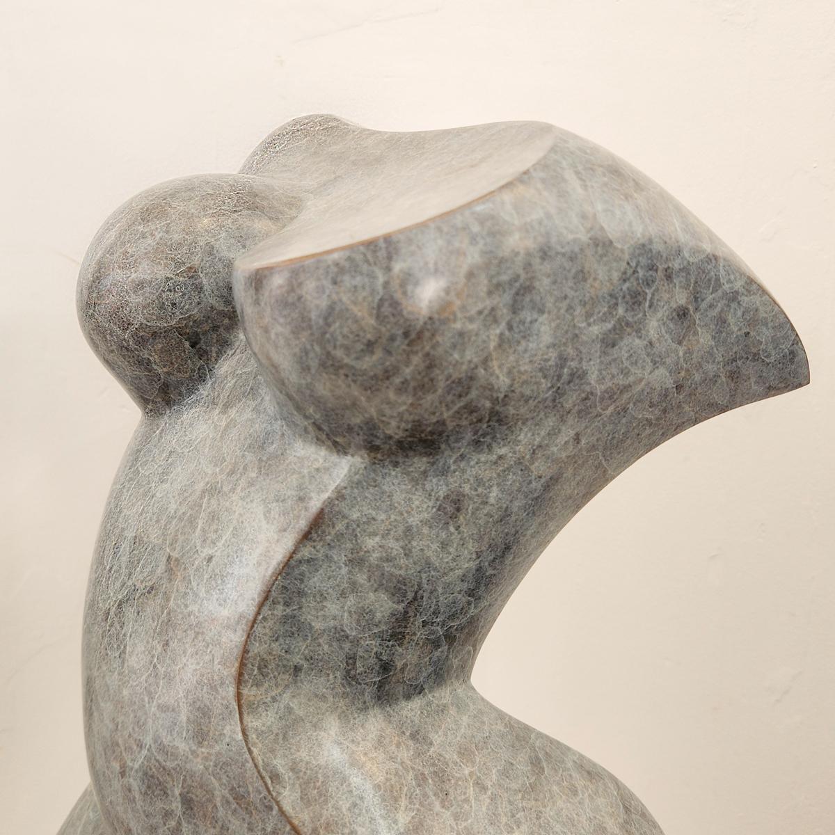 Metamorphose, zeitgenössische Bronzeskulptur, A/P-Ausgabe von 10 Stück (Gold), Figurative Sculpture, von Michael Vaynman