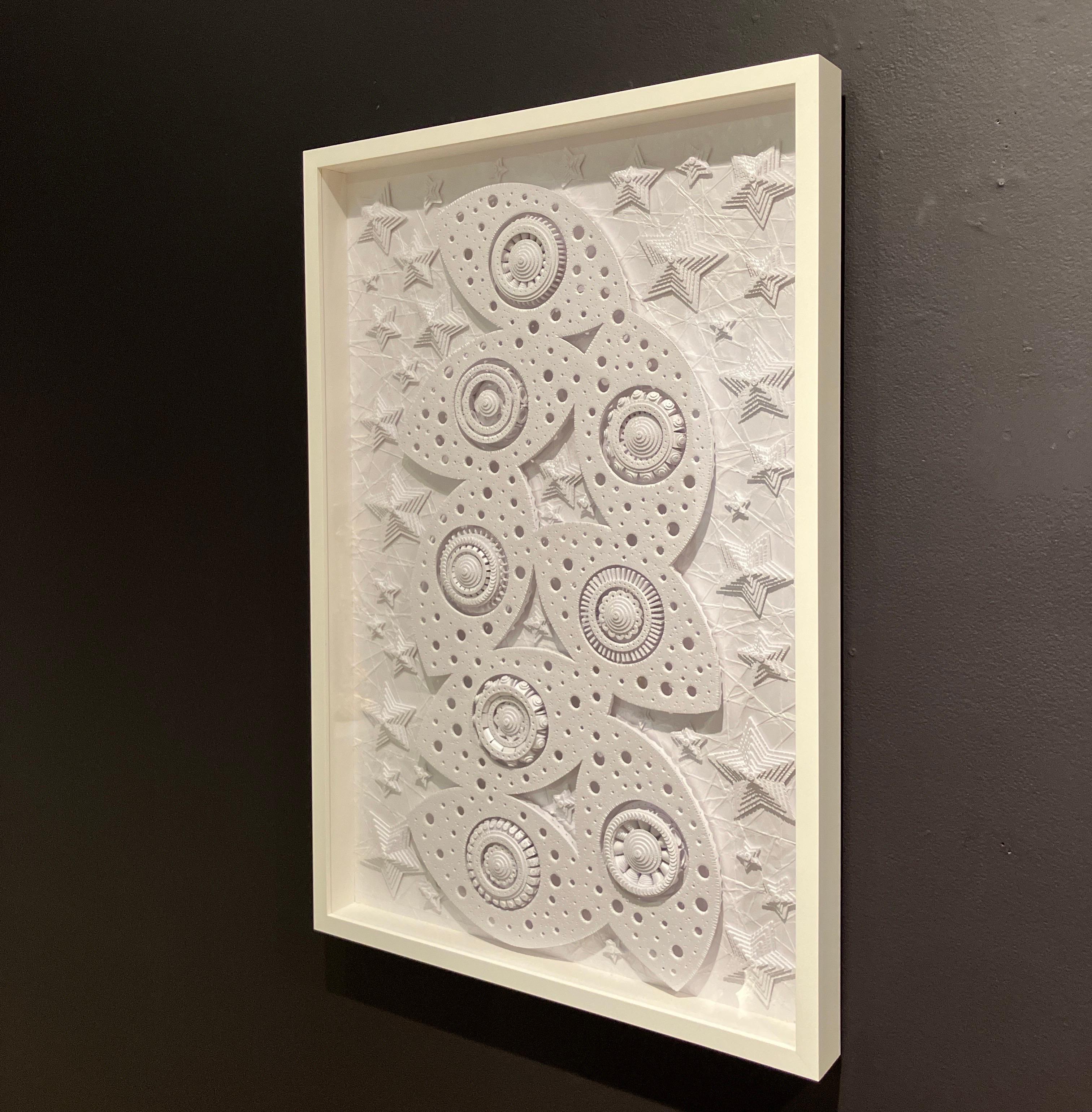 Sculpture en papier métallique 3D construite à la main, encadrée, fixée au mur, perspective en vente 1