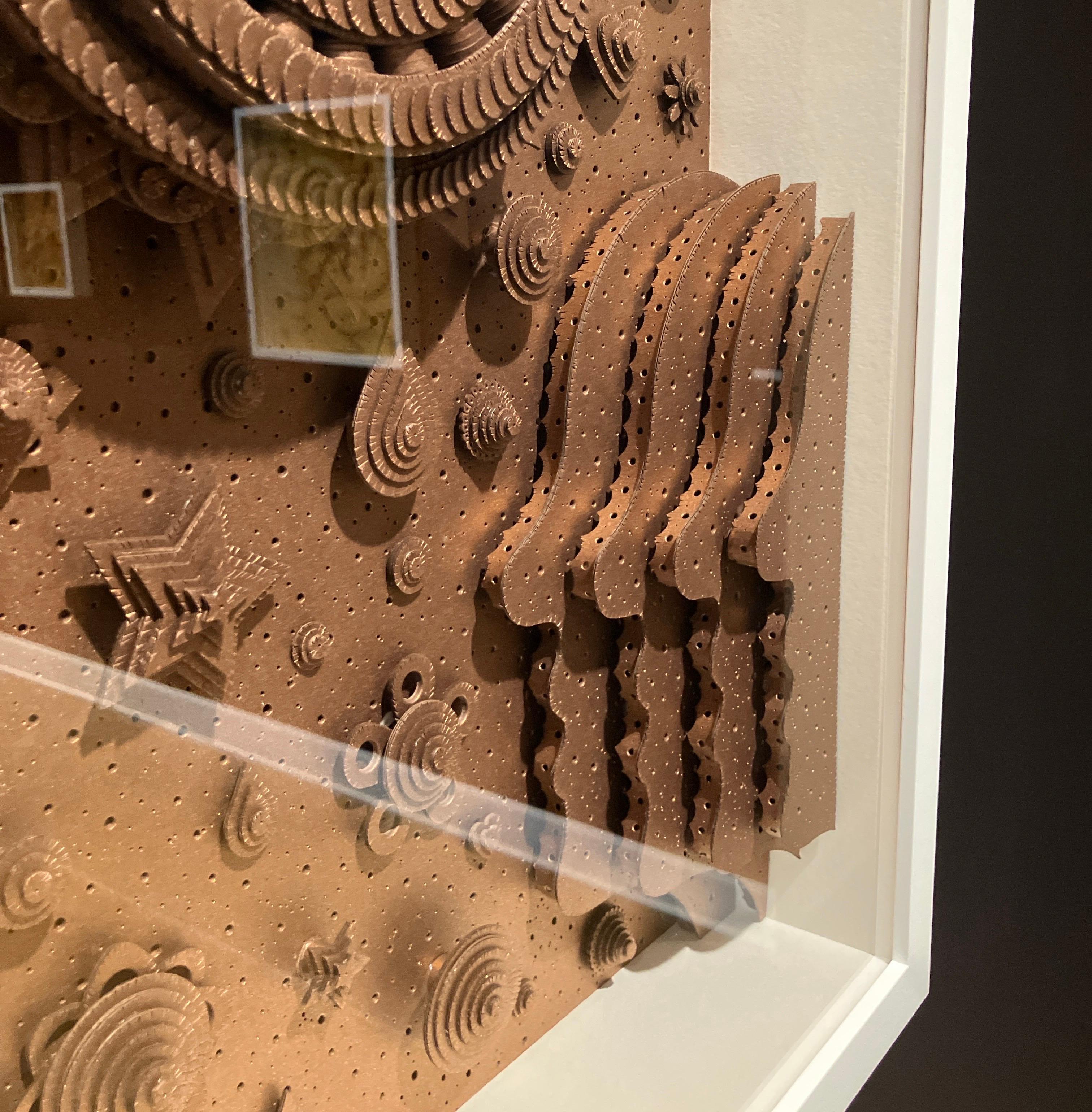 Scultura in carta metallizzata 3D costruita a mano, incorniciata, montata a parete, con copertura in plexi in vendita 1