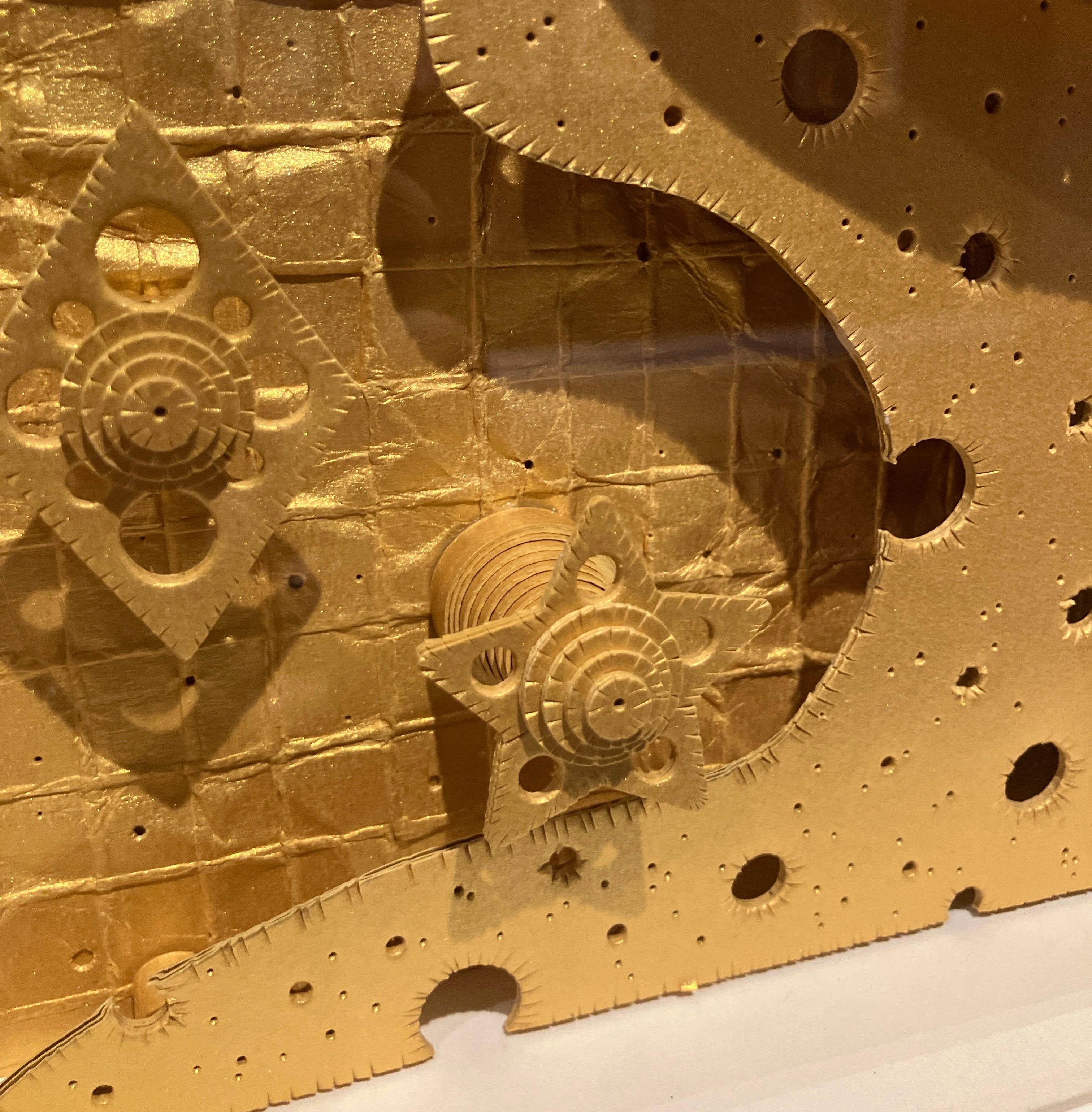 Sculpture 3D en papier métallique construite à la main, encadrée, fixée au mur, couverture en plexi en vente 4