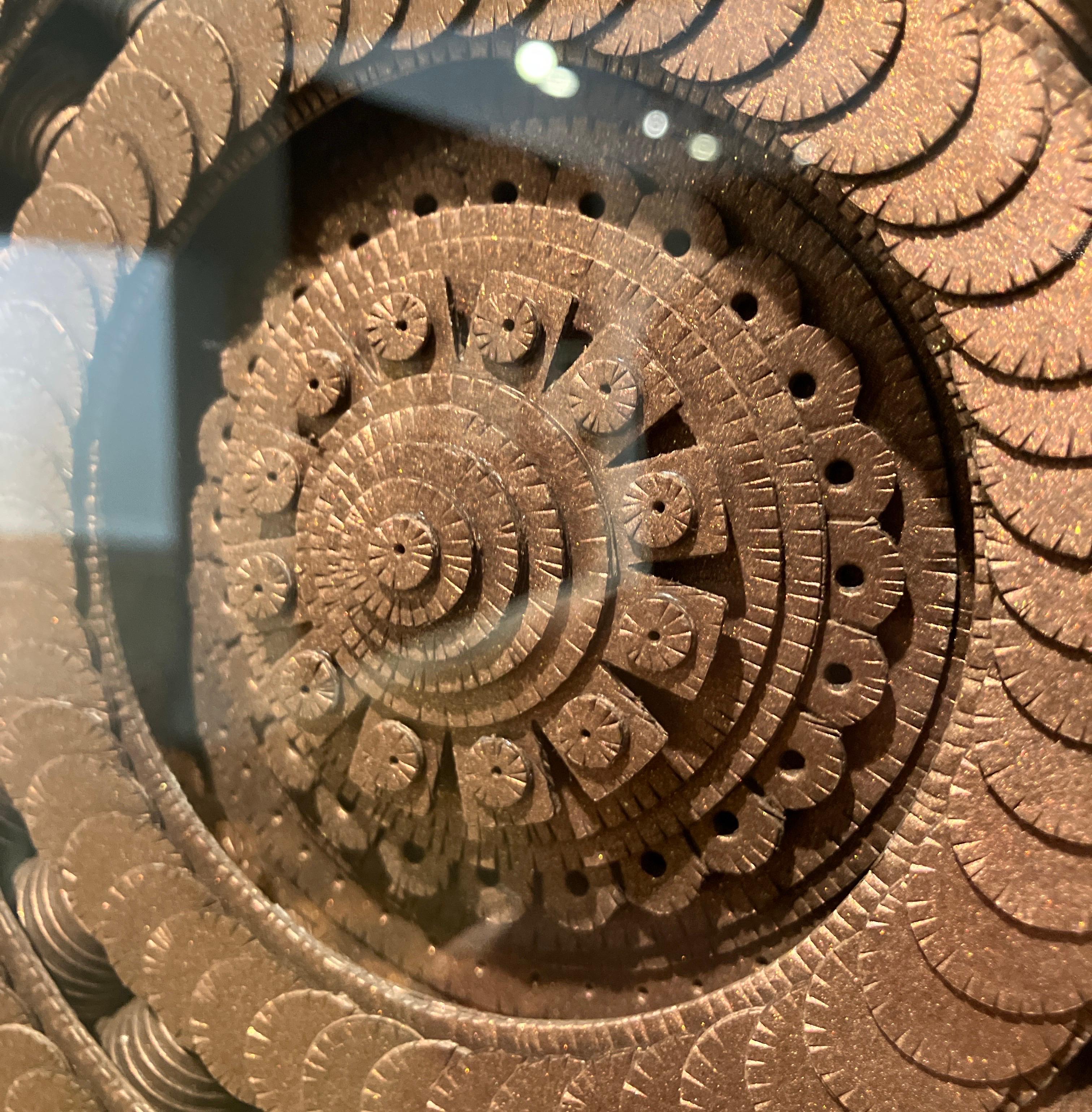 Scultura in carta metallizzata 3D costruita a mano, incorniciata, montata a parete, con copertura in plexi in vendita 5