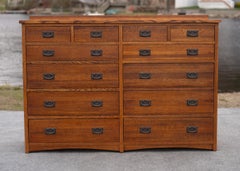 Michael Vermillion für Restoration Hardware Missionsstil Kommode aus goldenem Eichenholz und Zedernholz