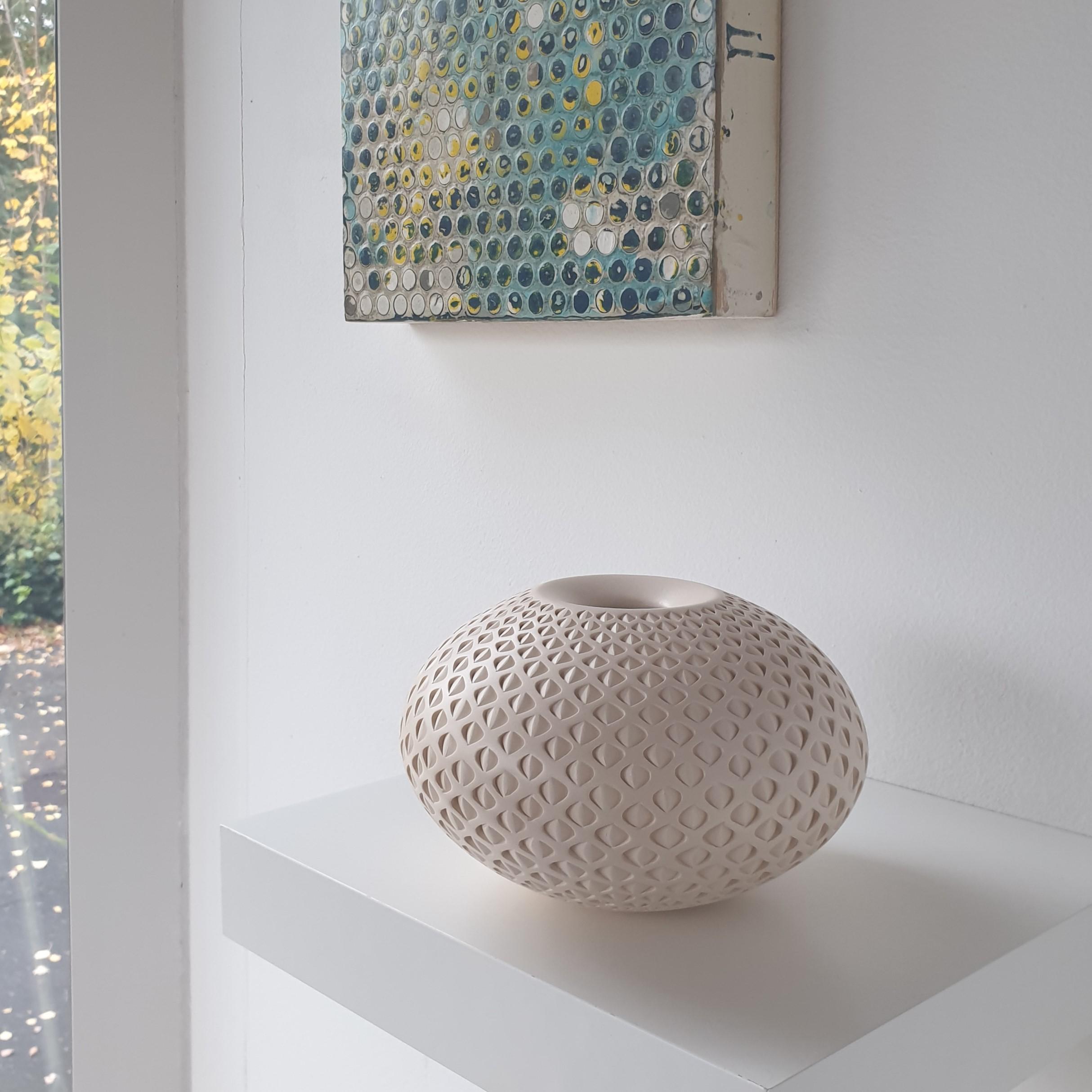 Oval Eye Vessel - contemporary modern abstract geometric ceramic vase vessel - Contemporary Art by Michael Wisner
