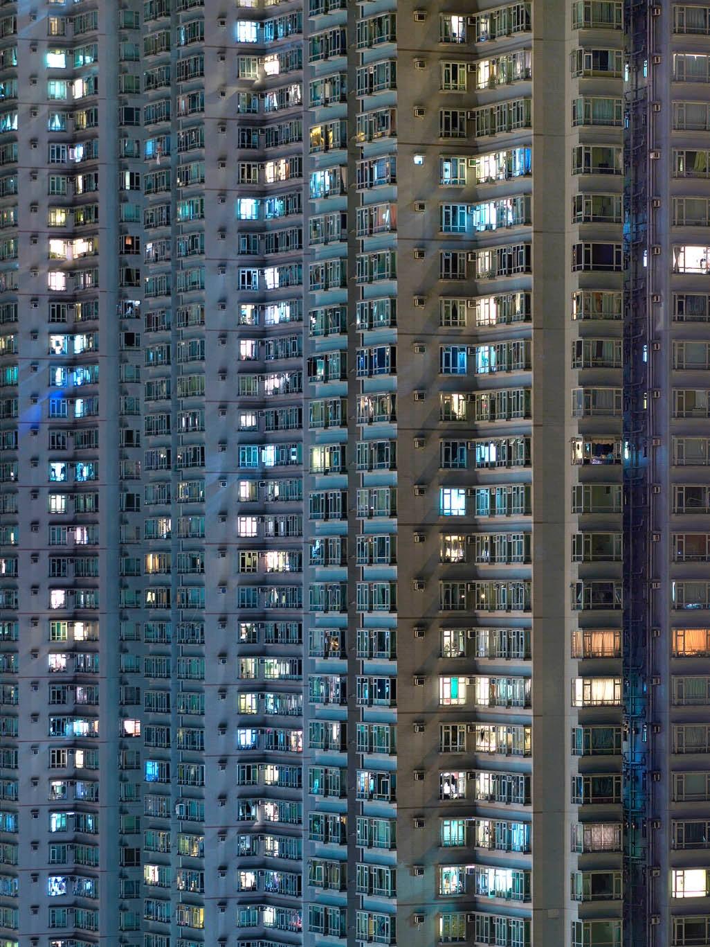 Night #22 Michael Wolf, Stadt, Rooftops, Wolkenkratzer, Architektur, Asien, Kunst im Angebot 4
