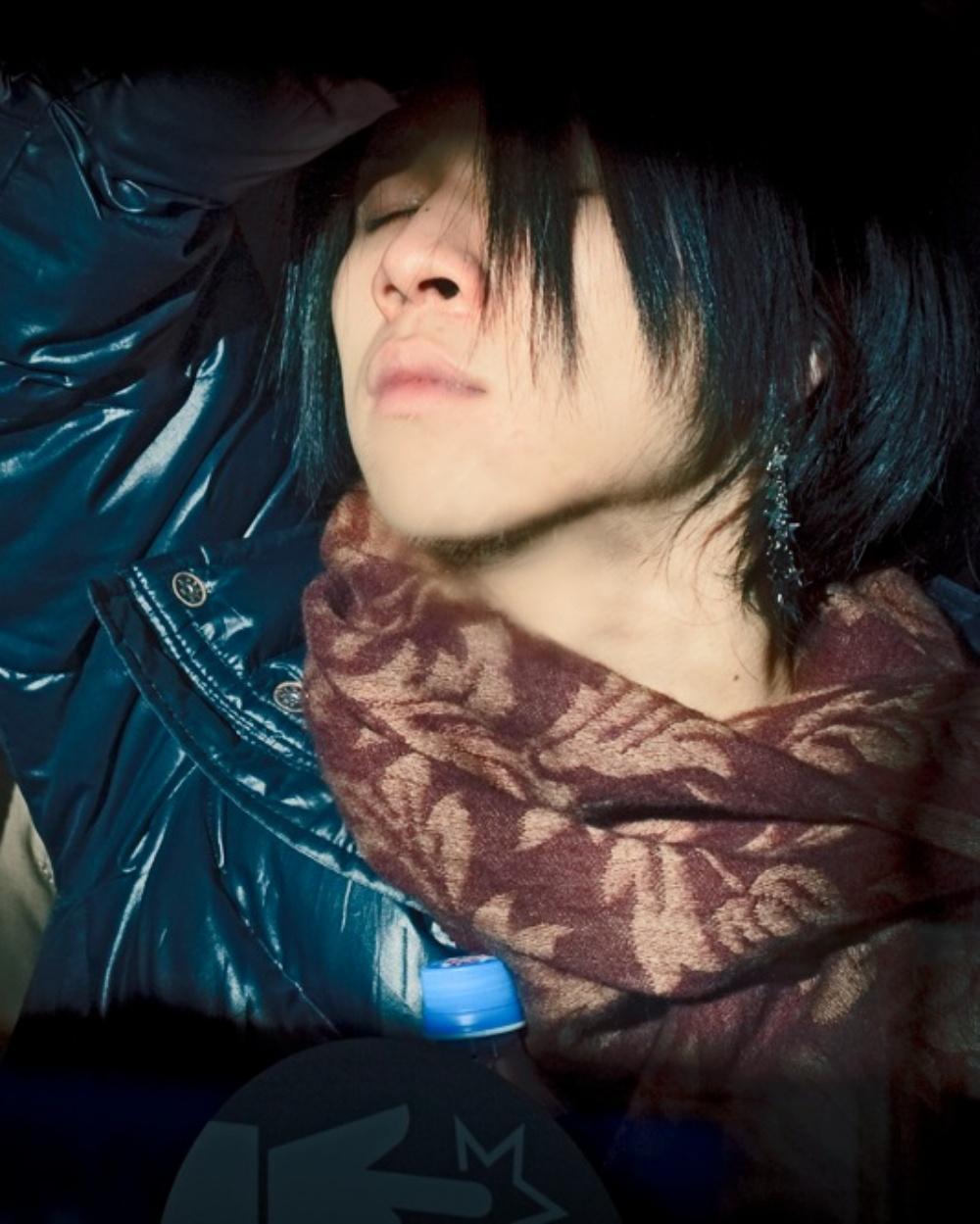 Compression Tokyo #51 Michael Wolf, Tokyo, Portrait, Photographie de rue, Art en vente 2