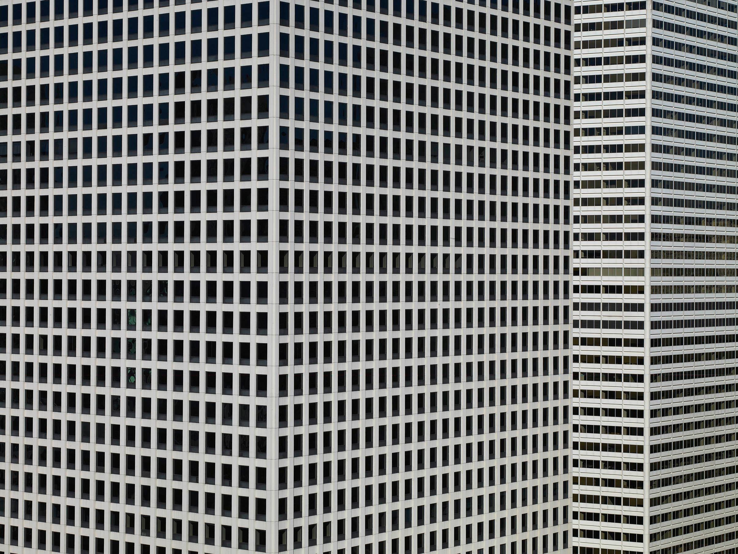 Michael WOLF (1954 - 2019, Alemania)
Ciudad Transparente nº 12, 2007
Impresión en C
Hoja 121,4 x 162 cm (47 3/4 x 63 3/4 pulg.) 
Marco 127 x 158 cm (50 x 62 1/4 pulg.)
Edición de 9, más 2 AP; nº Ed. 5/9
Sólo impresión

- Michael Wolf

Michael Wolf