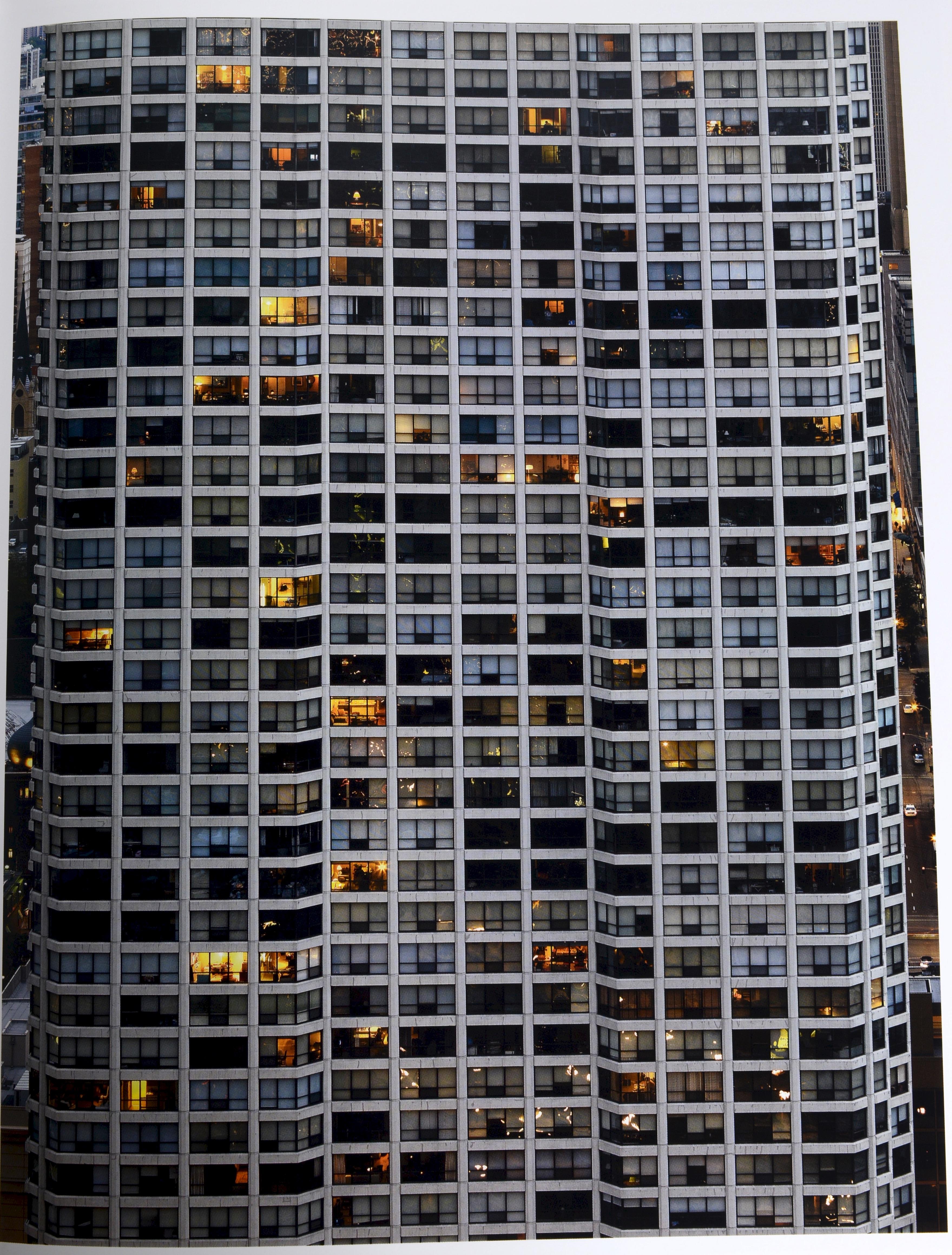 Michael Wolf The Transparent City de Geoff Manaugh et Natasha Egan, 1ère édition en vente 10