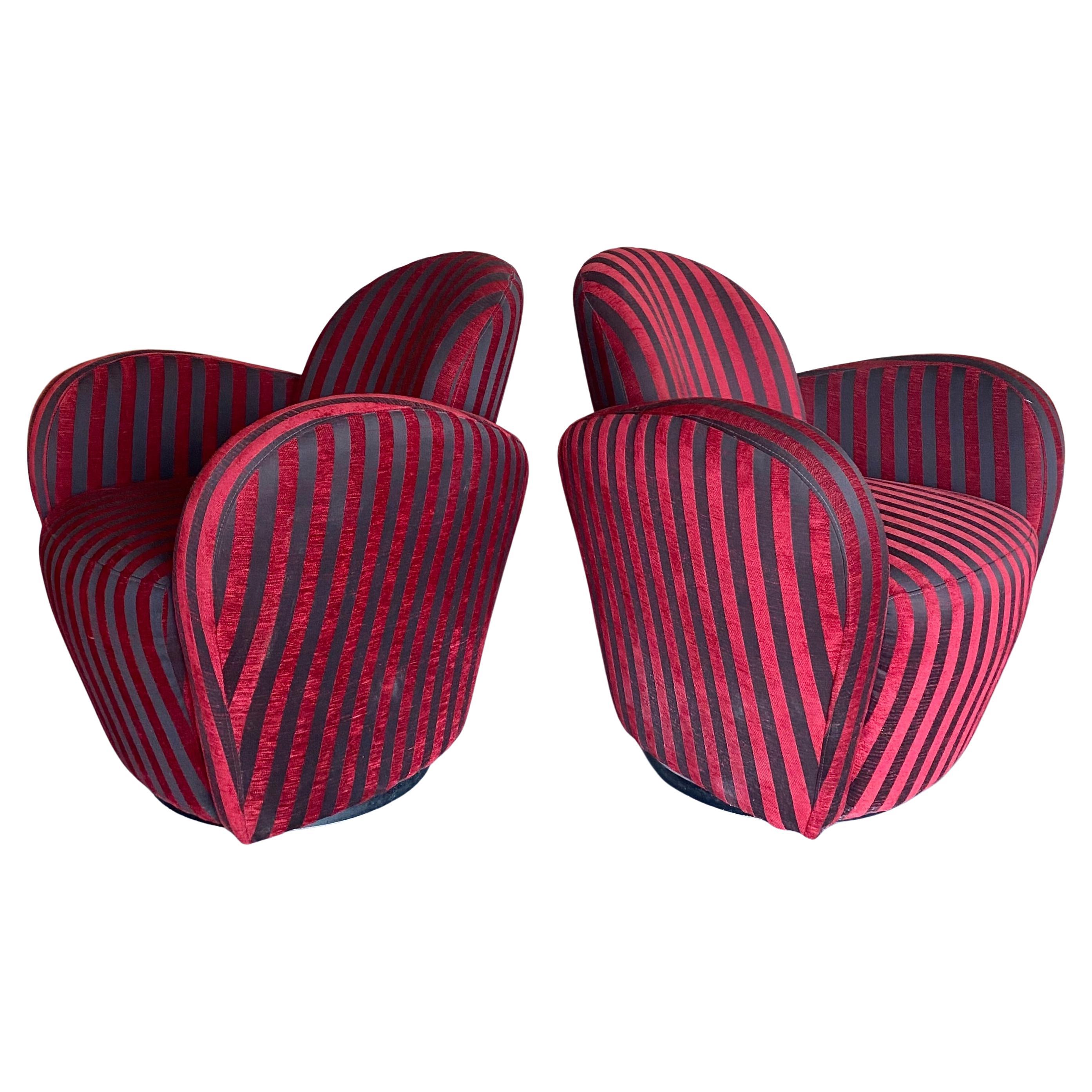 Une paire de chaises 