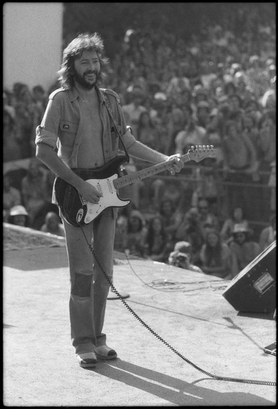 Michael Zagaris Black and White Photograph – Eric Clapton, Stanford University, Kalifornien, 1975