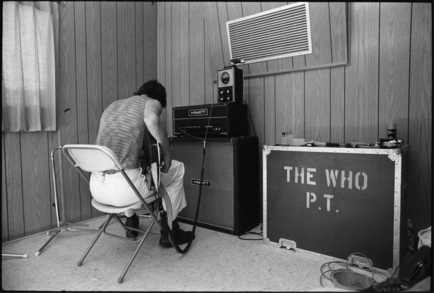 Michael Zagaris Black and White Photograph - Pete Townshend 1976
