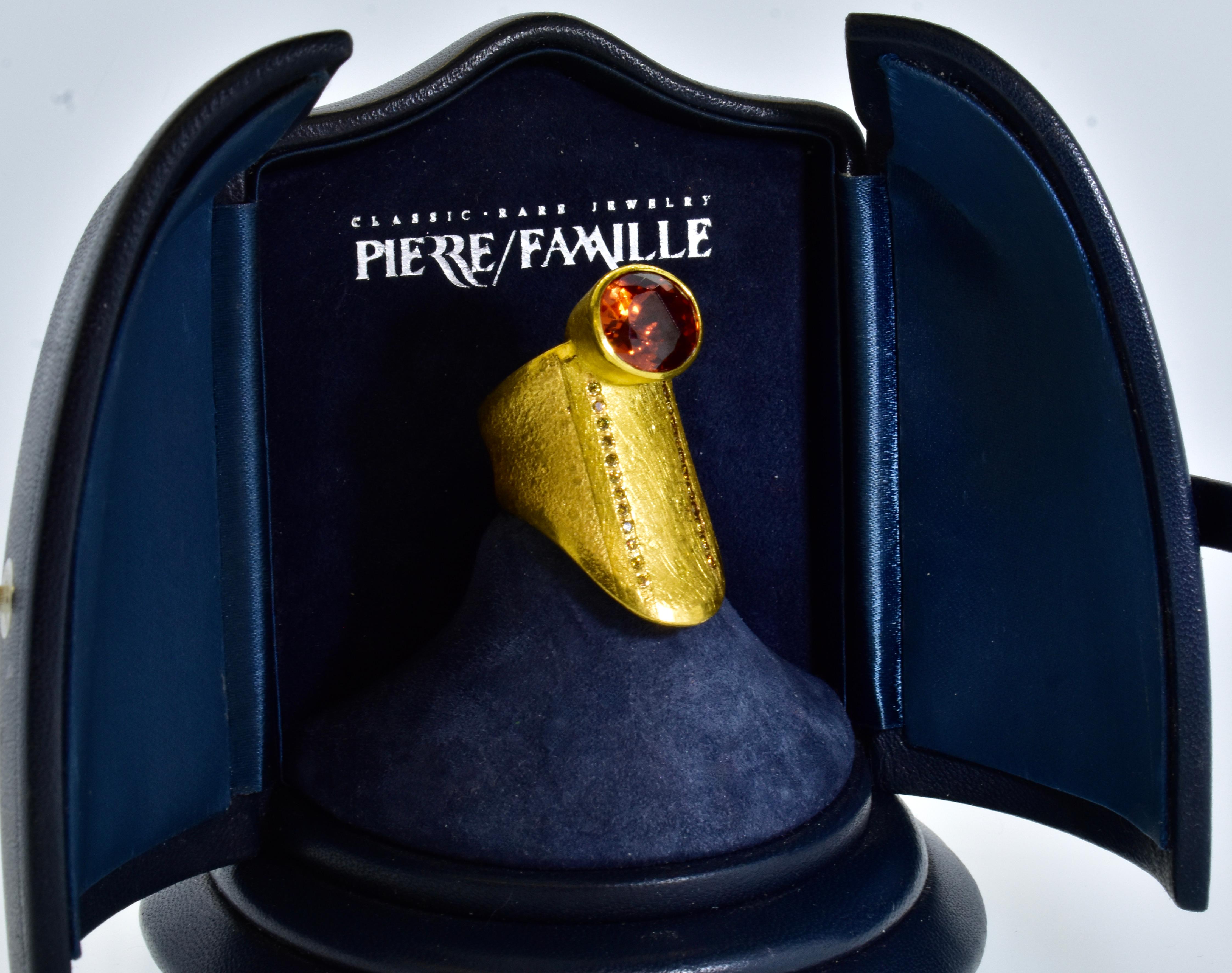 Anello Michael Zobel con granato spessartite, 10,19 carati e diamanti colorati 18 carati,  2002 in vendita 6