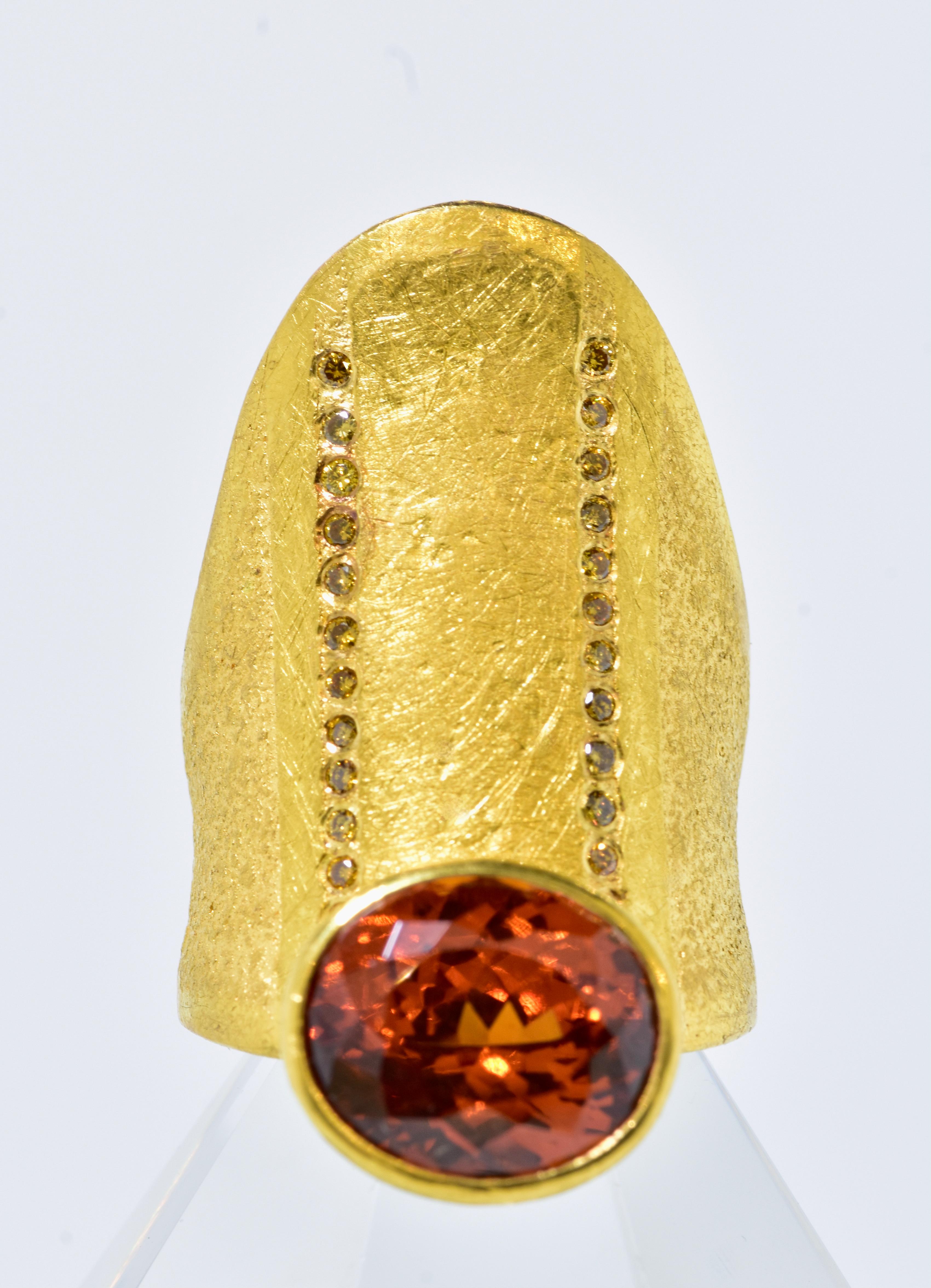 Anello Michael Zobel con granato spessartite, 10,19 carati e diamanti colorati 18 carati,  2002 in vendita 11