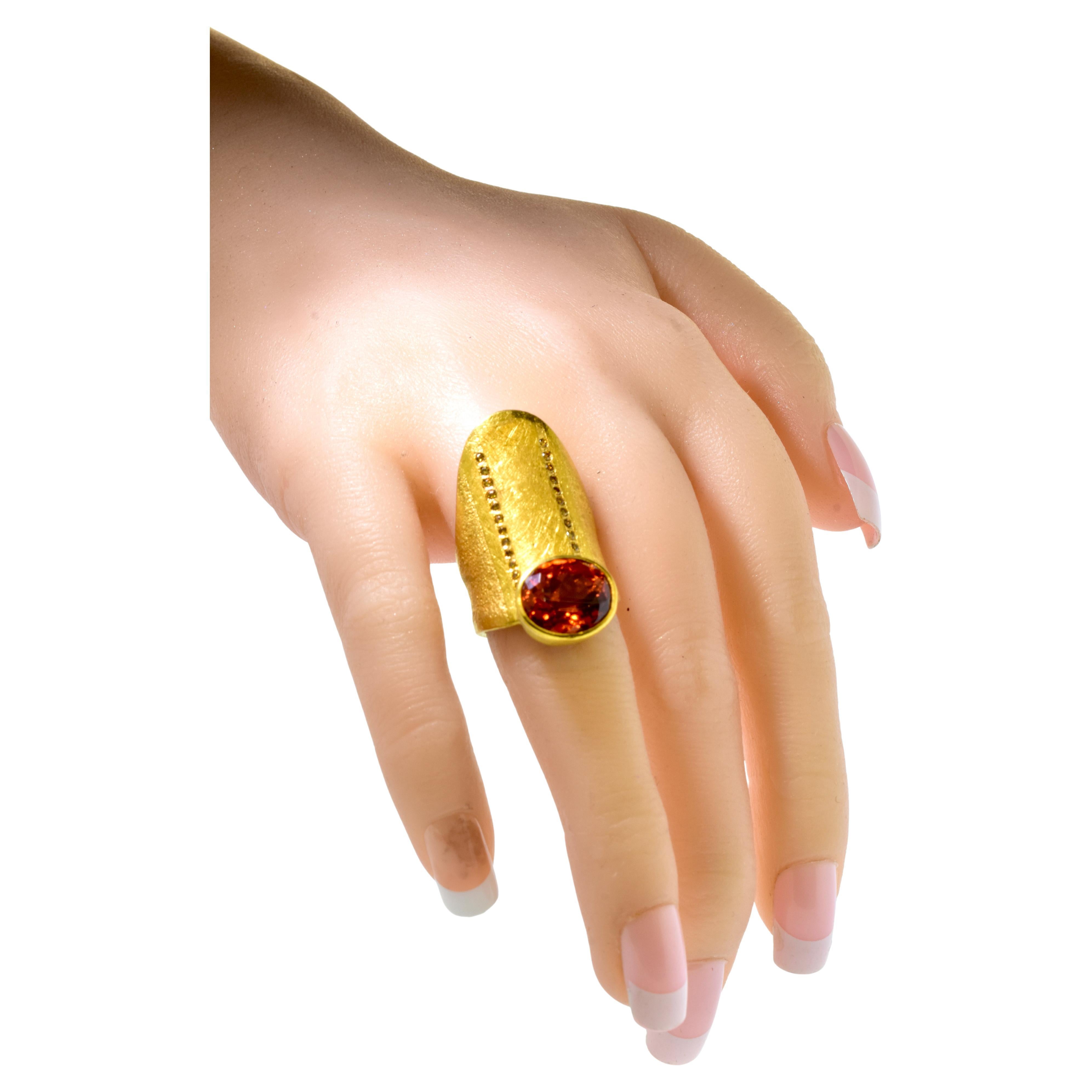 Anello Michael Zobel con granato spessartite, 10,19 carati e diamanti colorati 18 carati,  2002 in vendita