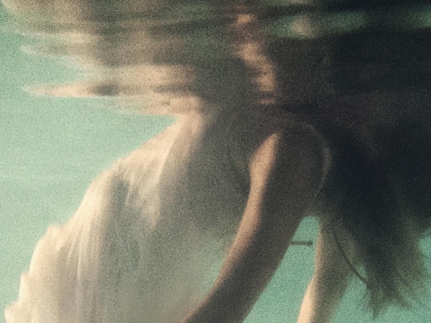 Between the waves. Color photography - Contemporary Photograph by Michaela Haider
