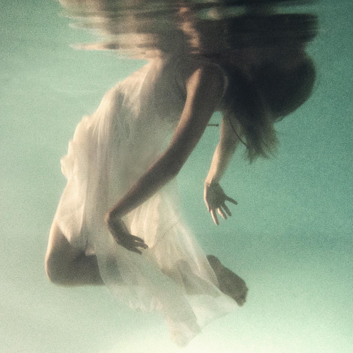 Between the waves. Color photography - Gray Color Photograph by Michaela Haider