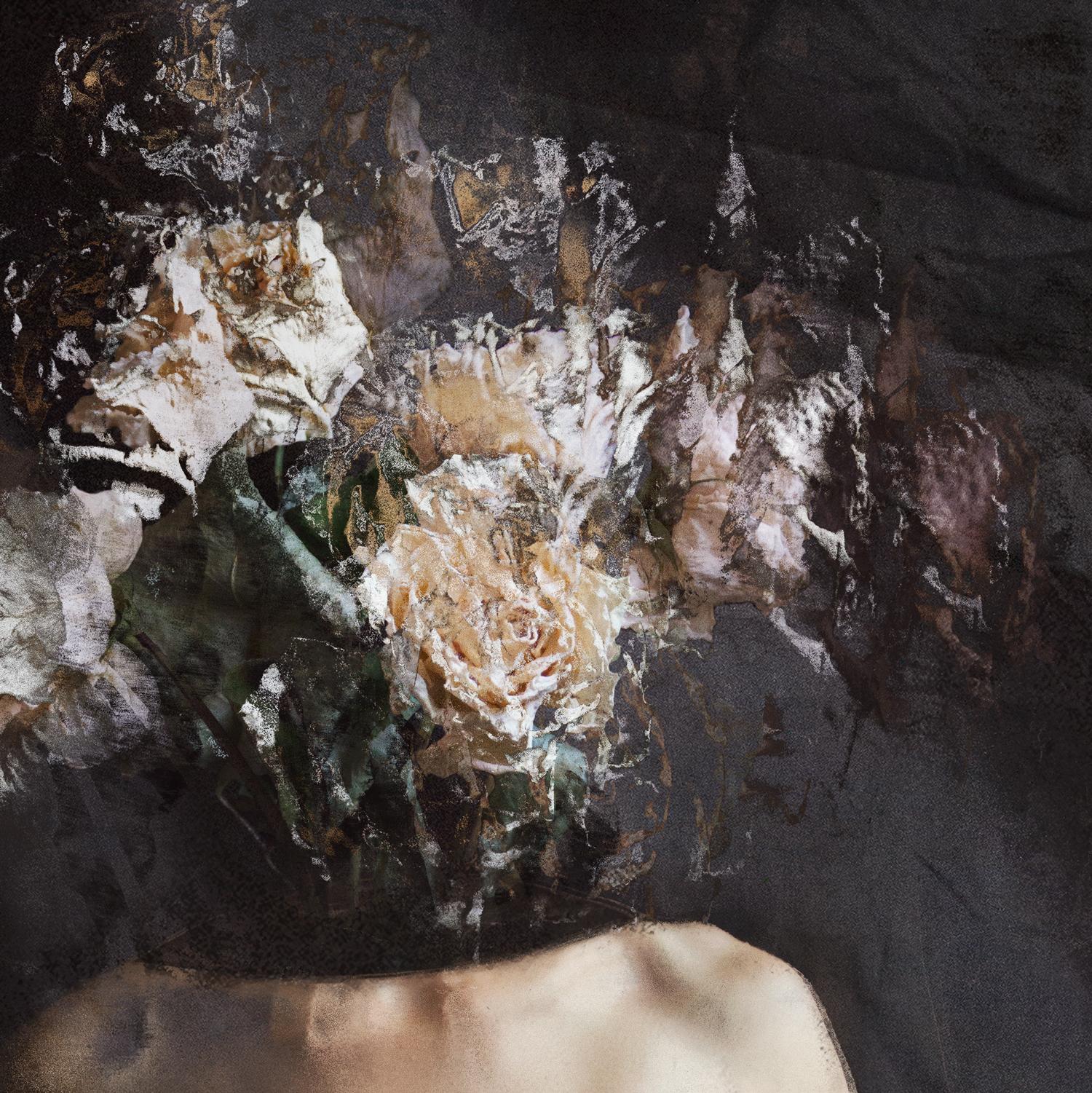 Come Undone. Dalla serie Farbtöne - Photograph Contemporaneo di Michaela Haider
