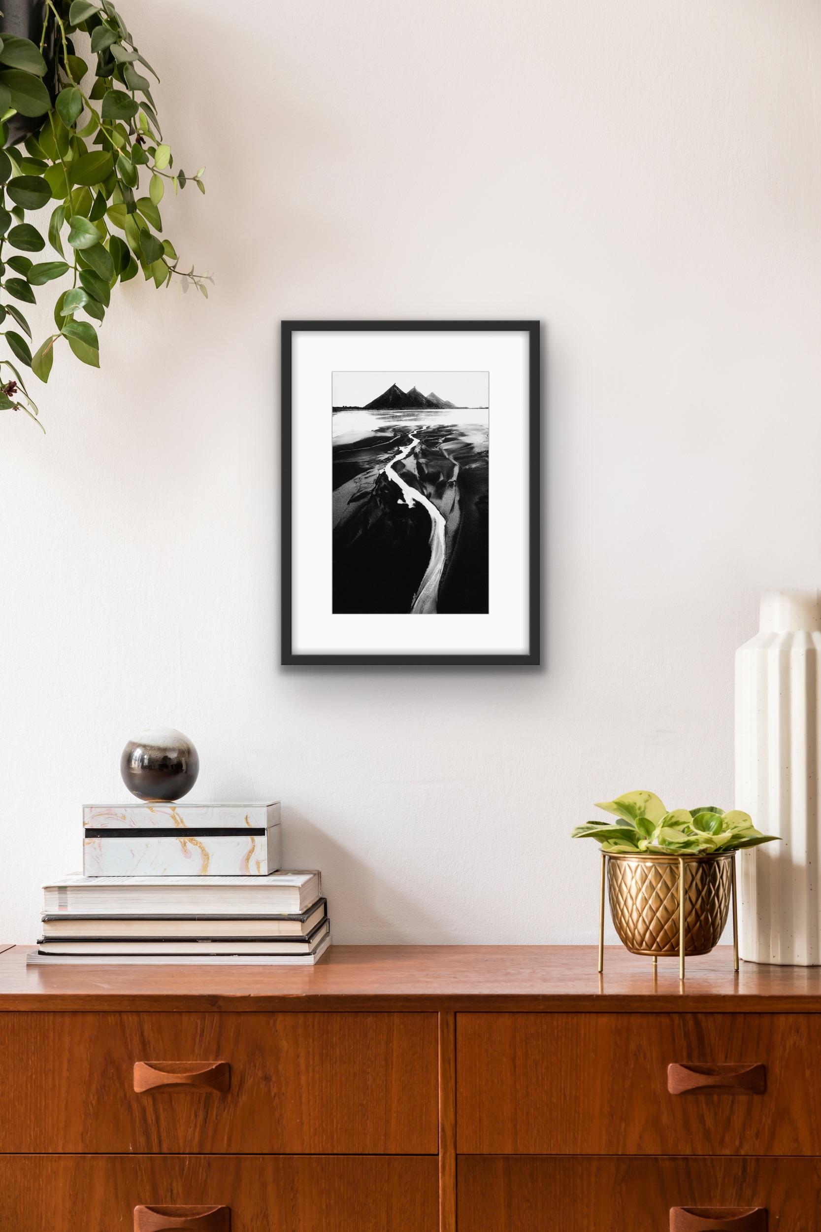 Schlackenhalden, Schlesien - Grafische Schwarz-Weiß-Landschaft, Silbergelatineabzug im Angebot 3