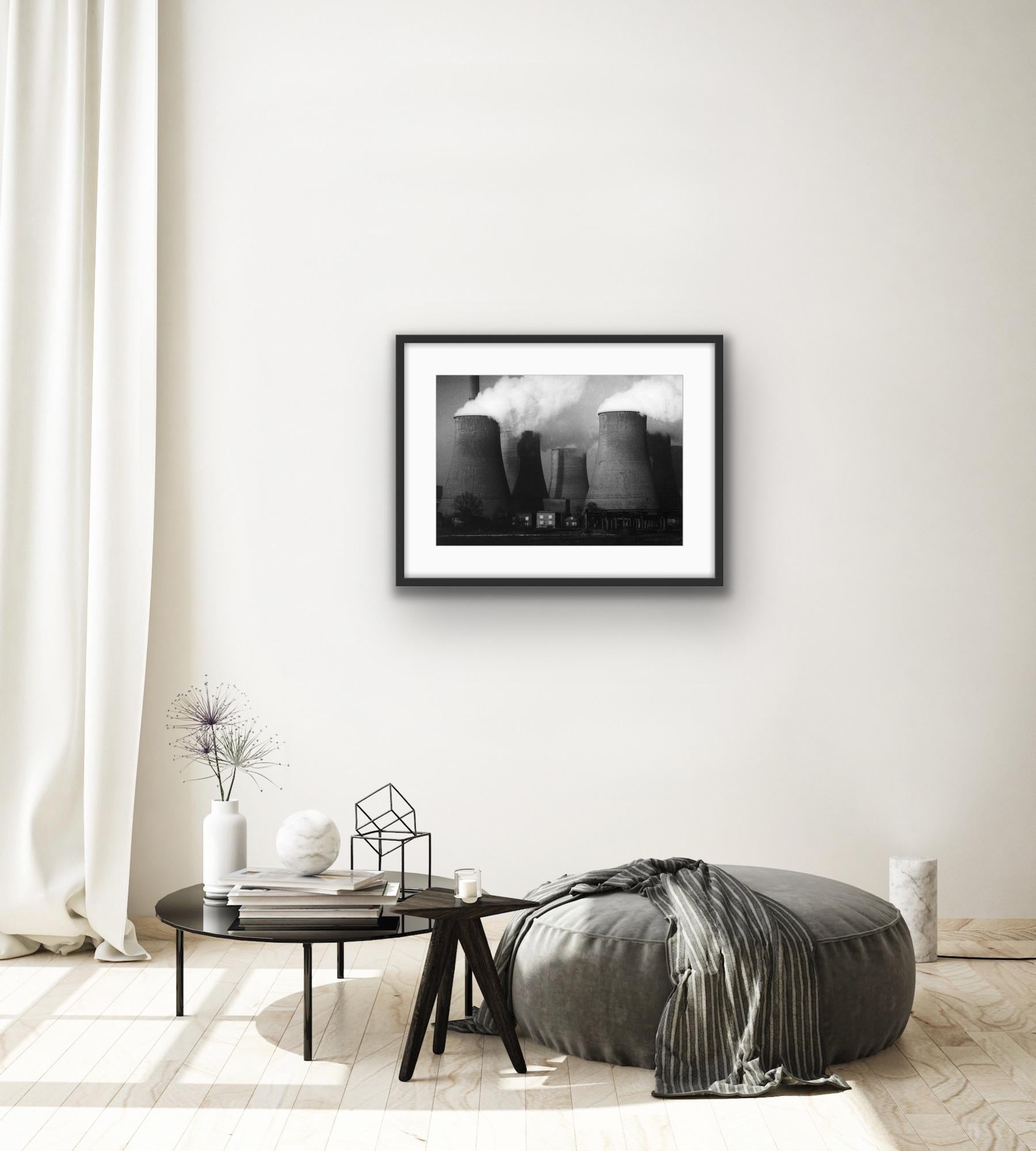 Das Kraftwerk Lagisza, Industrielandschaft - Silbergelatineabzug im Angebot 2