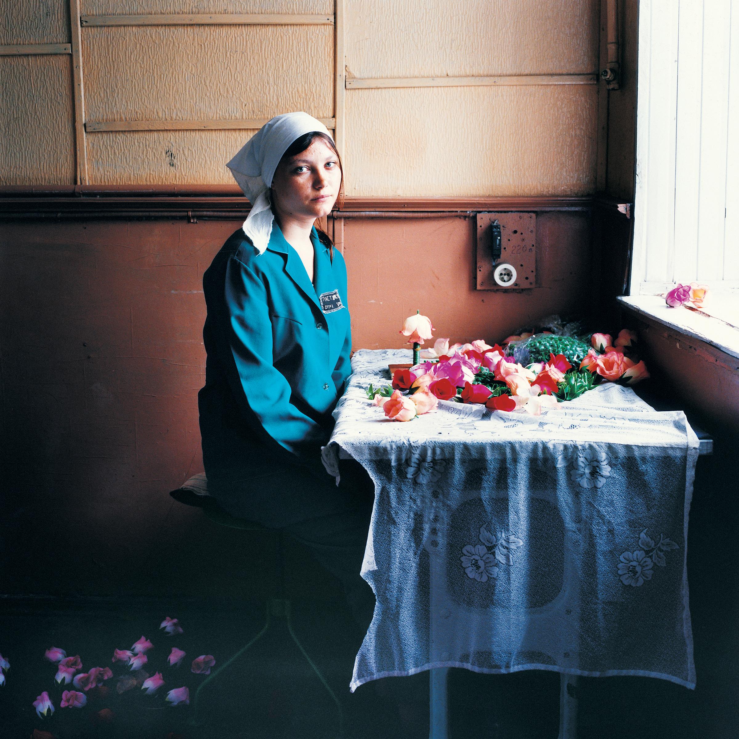 Michal Chelbin Portrait Photograph – Nadia (verurteilt wegen Rauschgift): Frauengefängnis