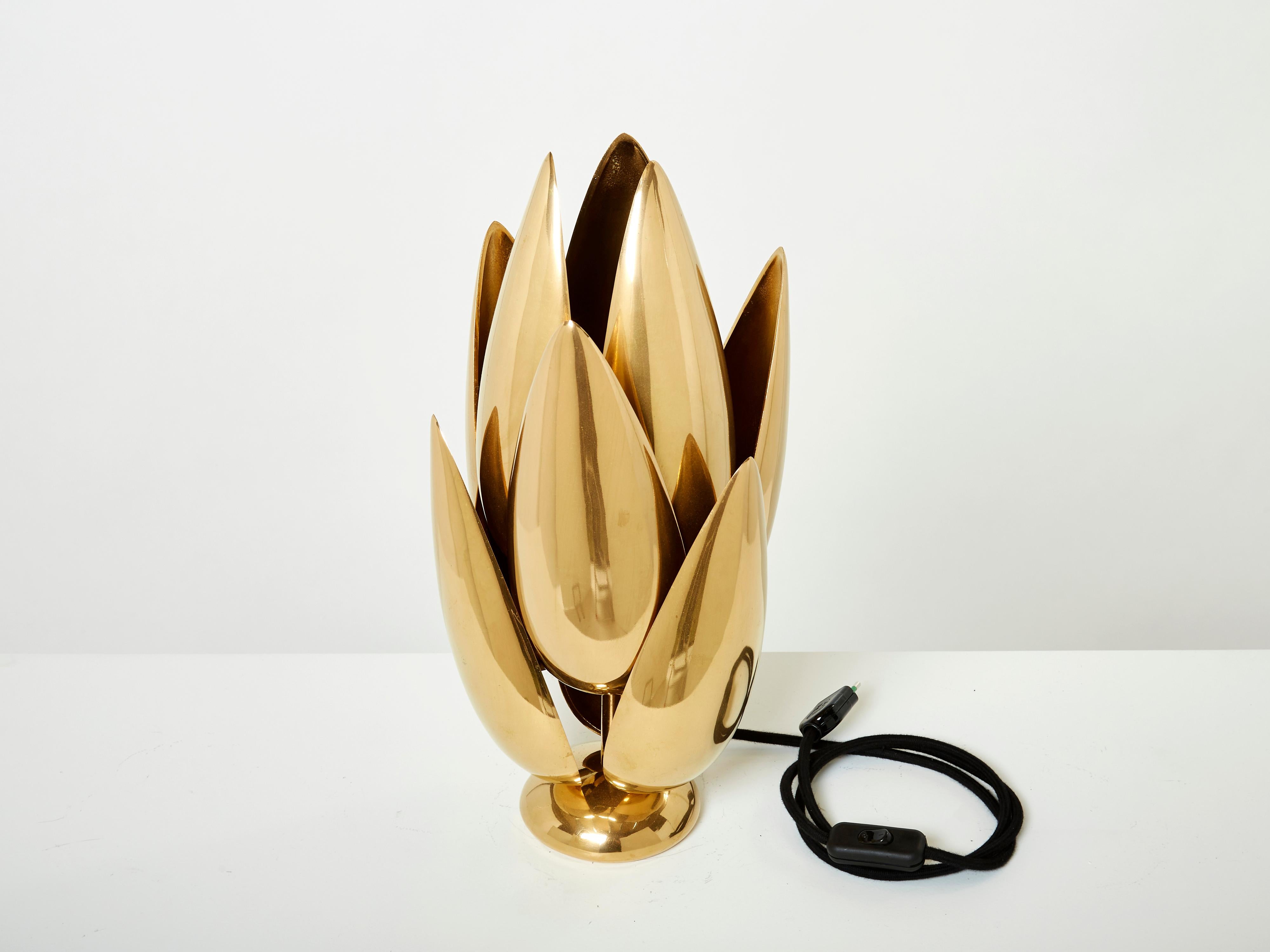 Michel Armand Gilt Bronze Modernist Lotus Sculpture Table Lamp, 1970 In Good Condition For Sale In Paris, IDF