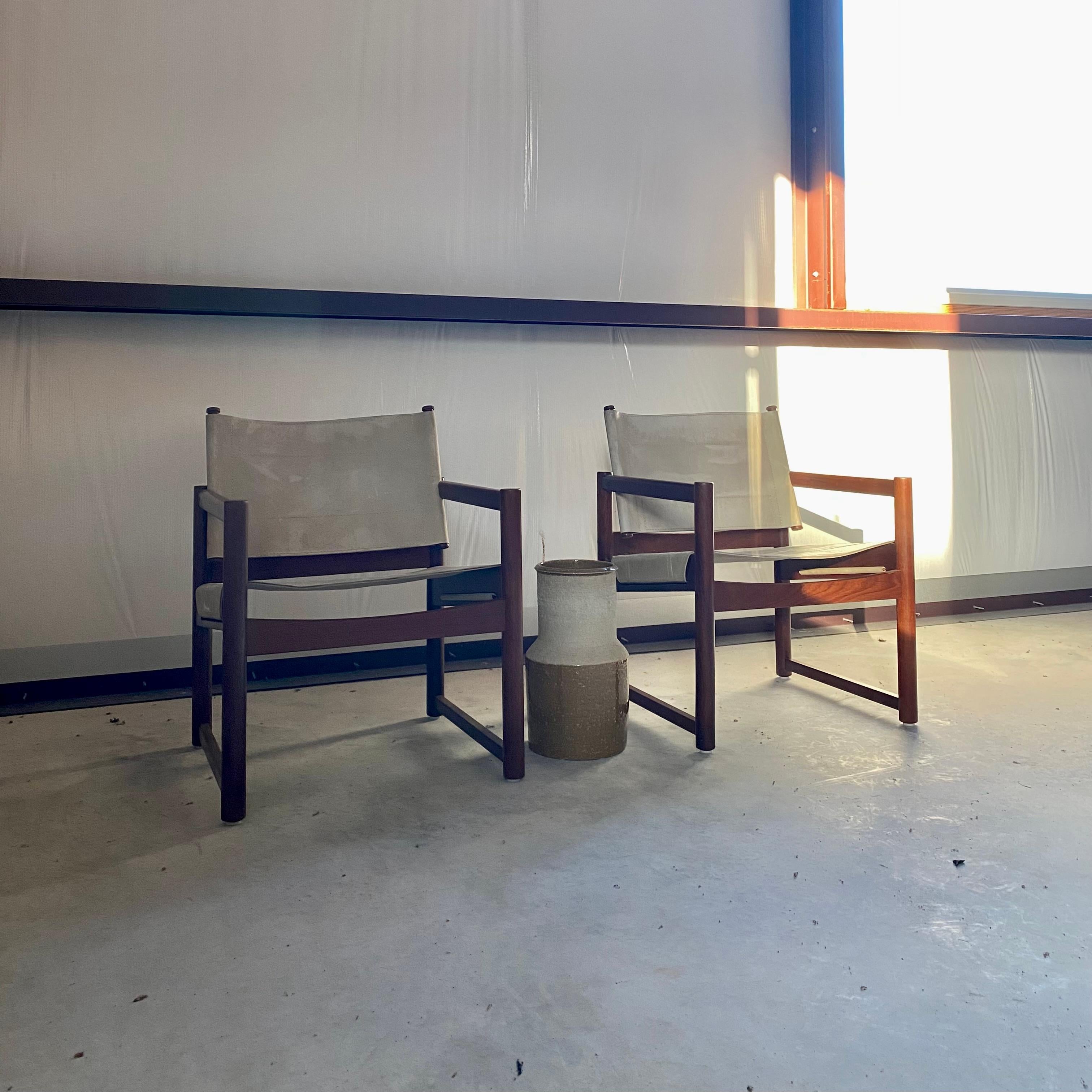 Paire de chaises Michel Arnoult en cuir et Imbuia (Brésil) en vente 4