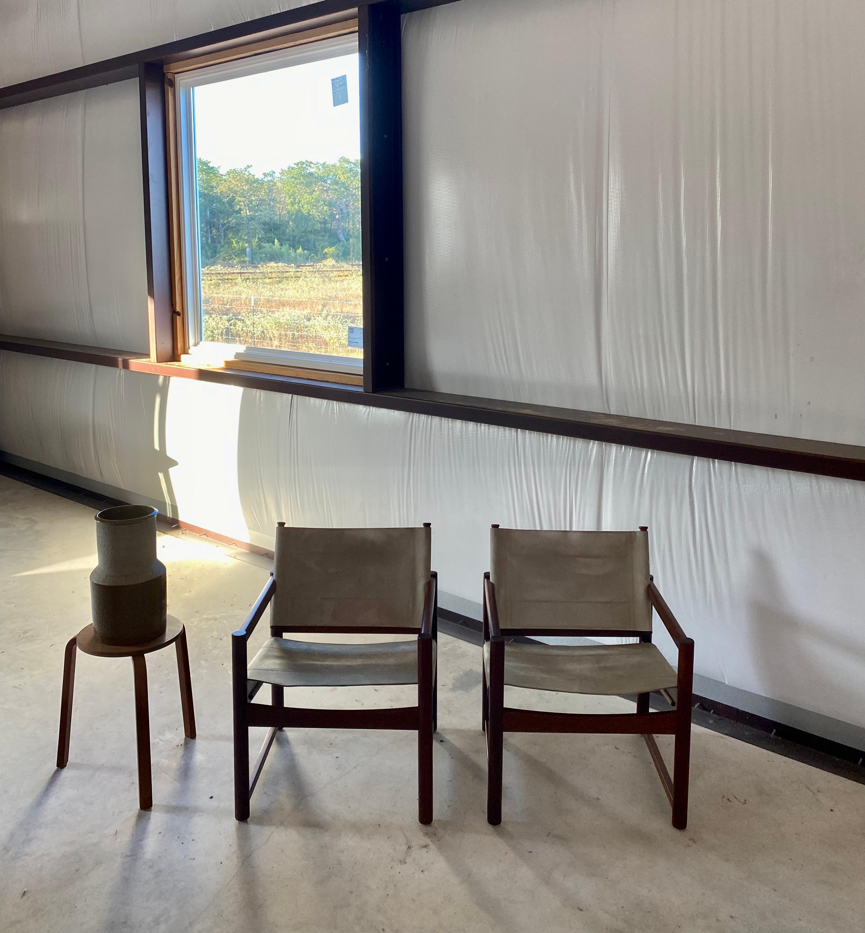 Paire de chaises Michel Arnoult en cuir et Imbuia (Brésil) en vente 6