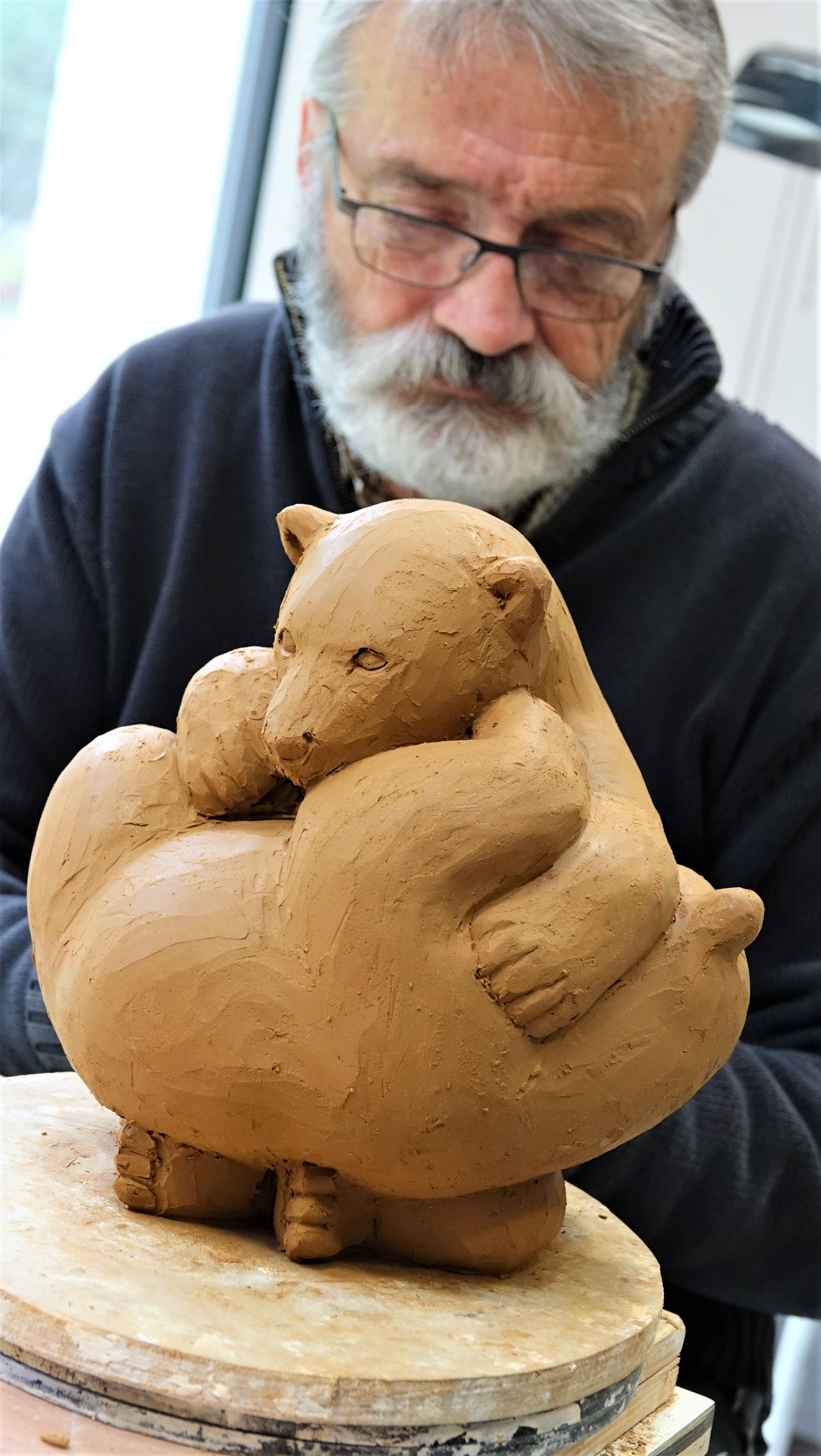 Le Dominant n°2, bronze, sculpture animalière contemporaine, 10 pouces - Contemporain Sculpture par Michel Bassompierre 