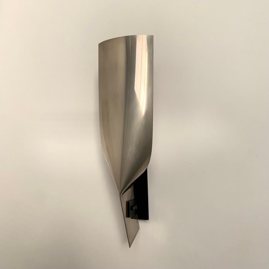 Grande applique in metallo di Michel Boyer, 1970 circa, Francia. In condizioni buone in vendita a Brussels, BE
