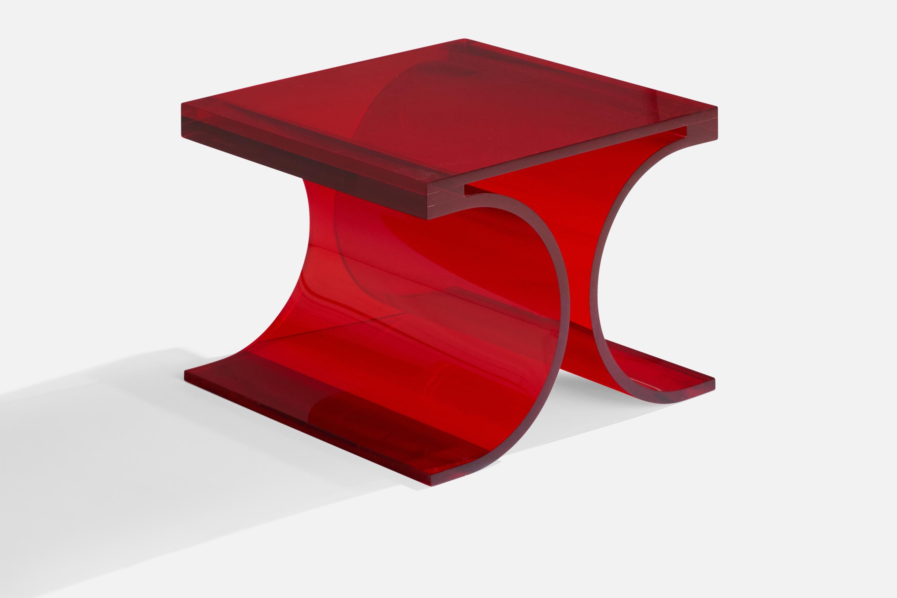 Prototyp eines roten Altuglas-Beistelltisches, entworfen und hergestellt von Michel Boyer & Jean-Pierrre Laporte, Frankreich, 2009.

Produziert für eine Ausstellung bei Silvera im Jahr 2009.
