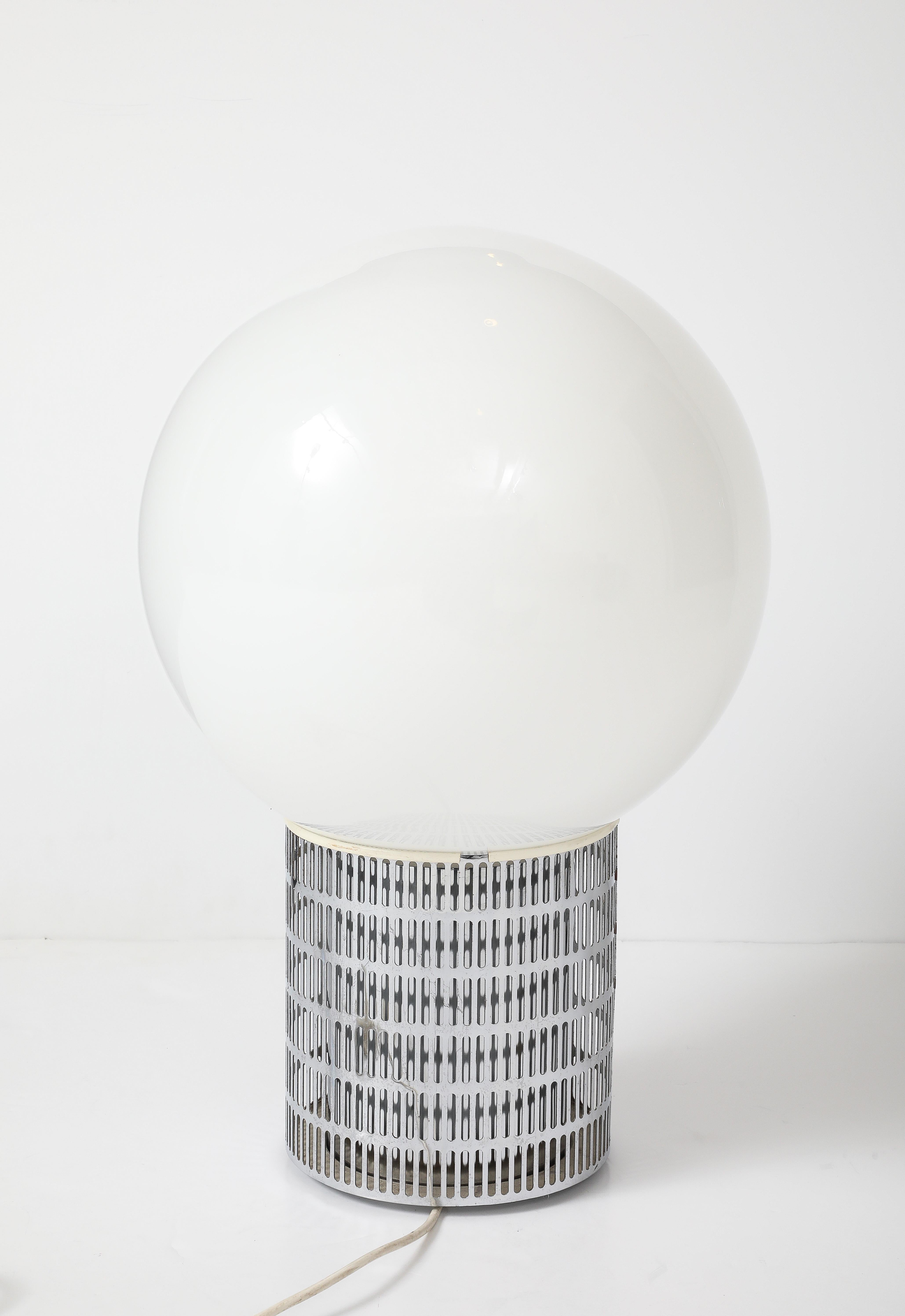 Michel Boyer 'Model 10525’ VERRE LUMIERE, Chrome Steel Opaline Globe Table Lamp For Sale 2