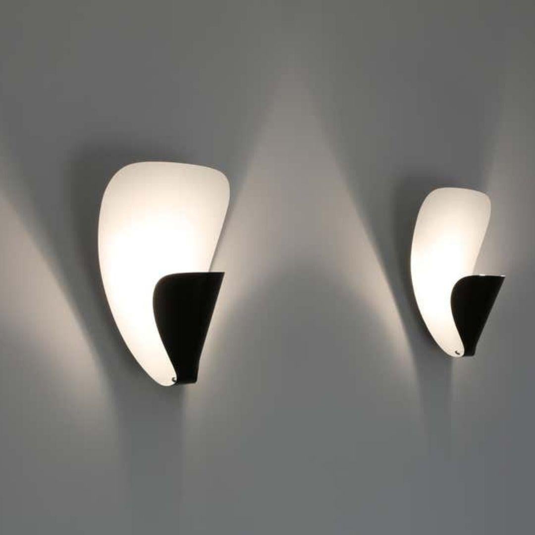 Michel Buffet 'B206' Schwarz-Weiß-Wandleuchte für Disderot (Moderne der Mitte des Jahrhunderts) im Angebot