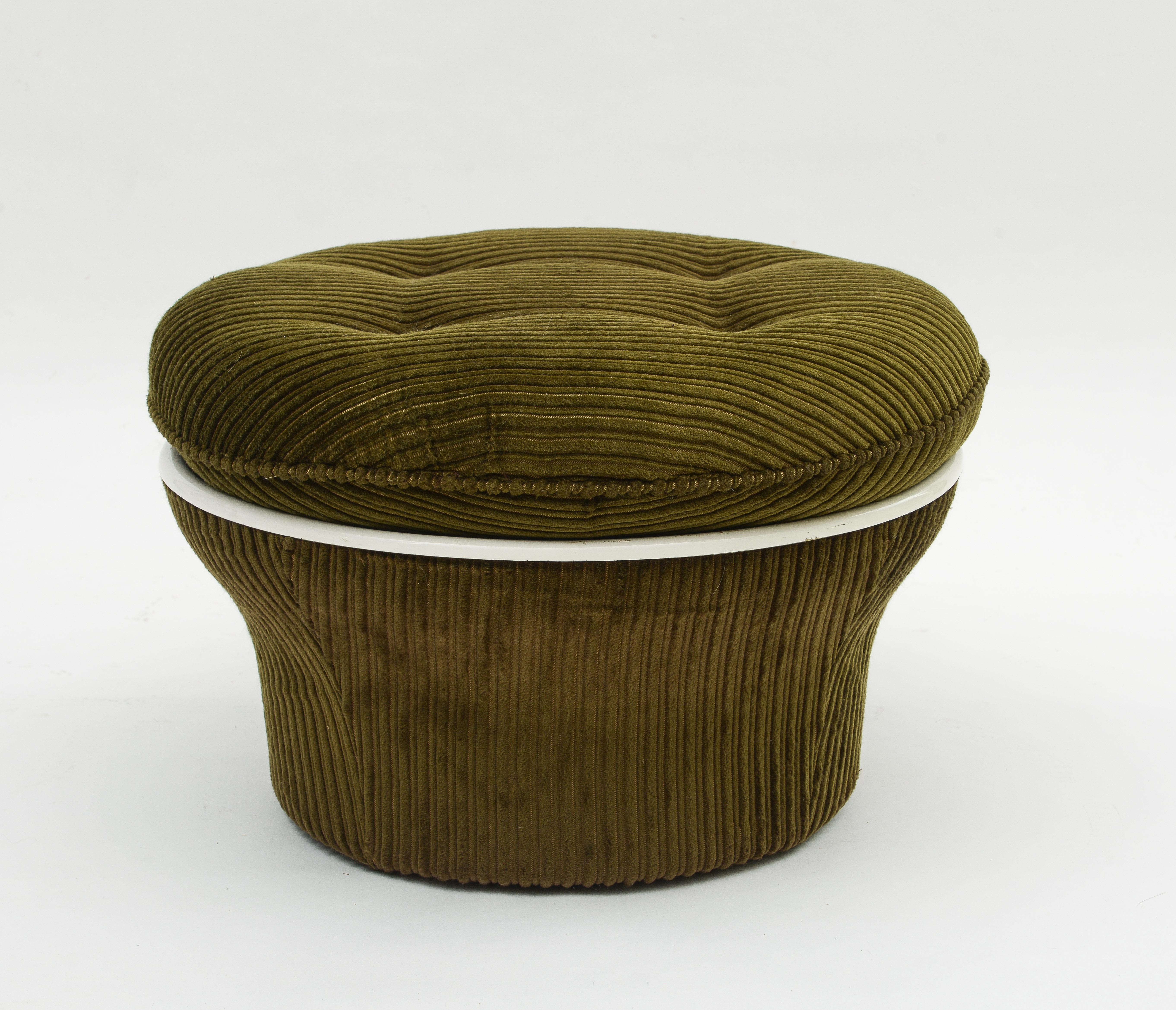 Michel Cadestin Airborne Karate Fiberglass Chair Table, Green Corduroy 1970 In Good Condition In New York, NY