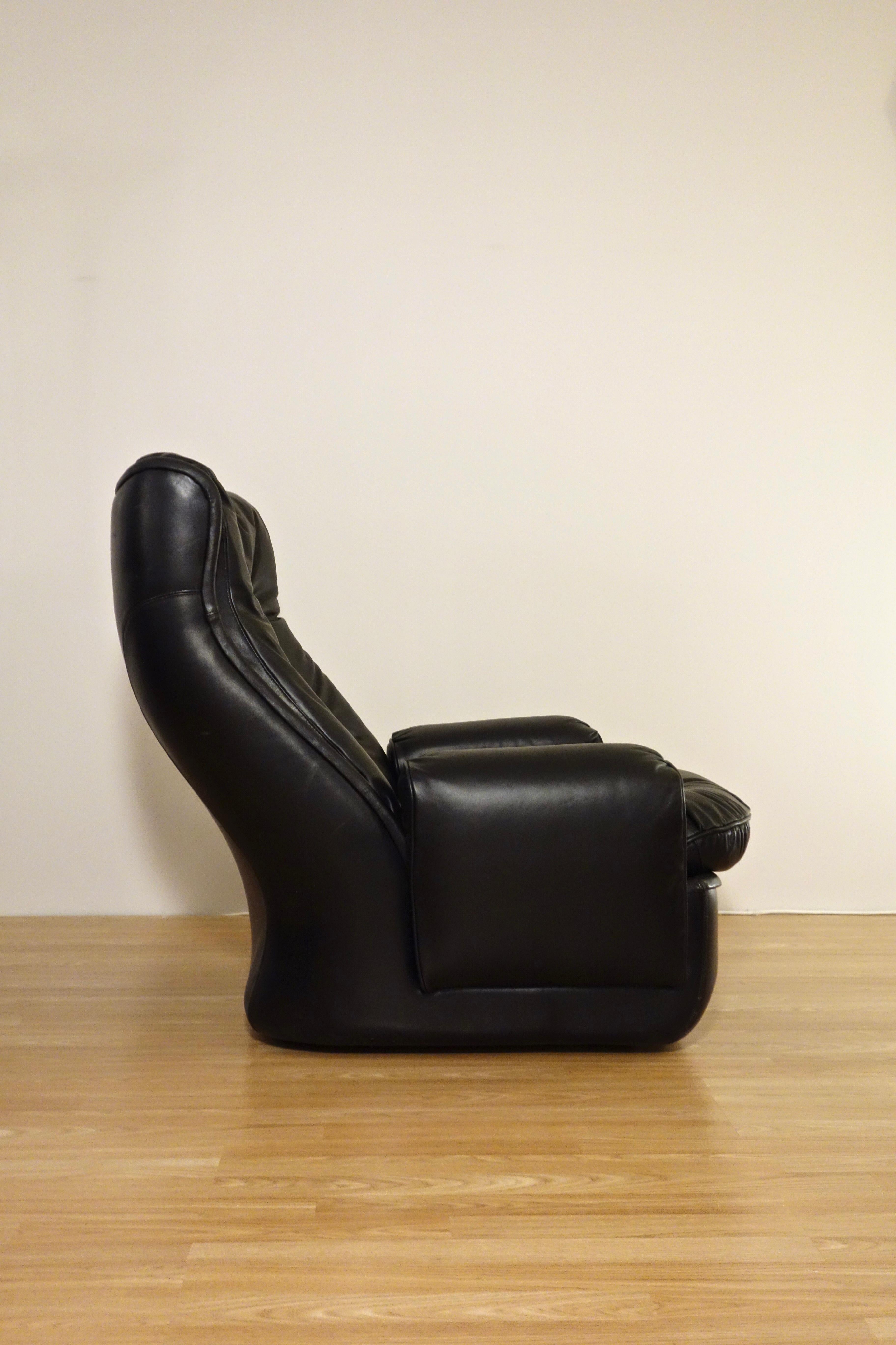 Ère spatiale Michel Cadestin Armchair Orchidée for Airborne, French 1970's en vente