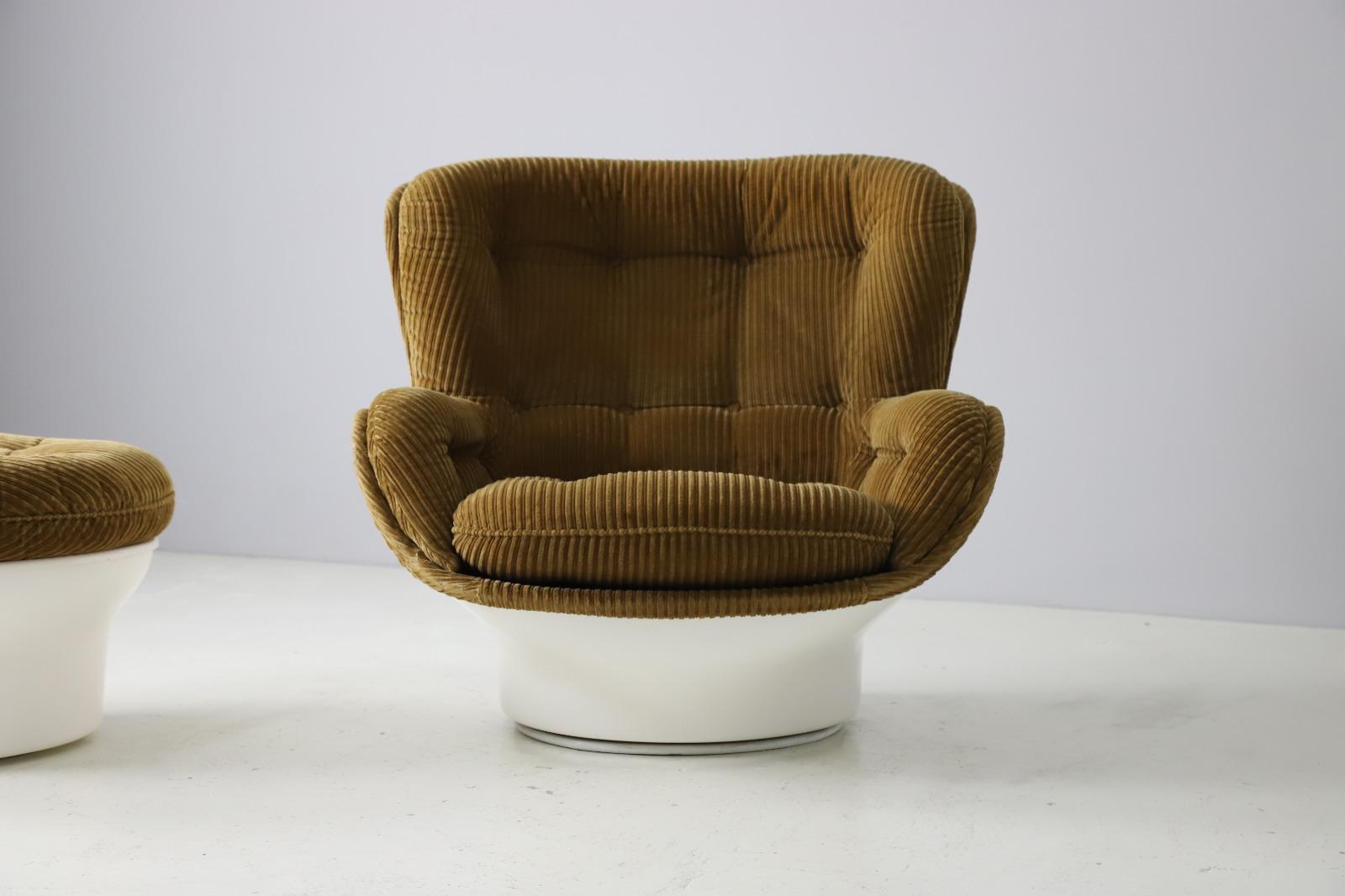 Michel Cadestin ‘Karate’ lounge chair and ottoman for Airborne, France 1970s In Good Condition In SITTARD, LI