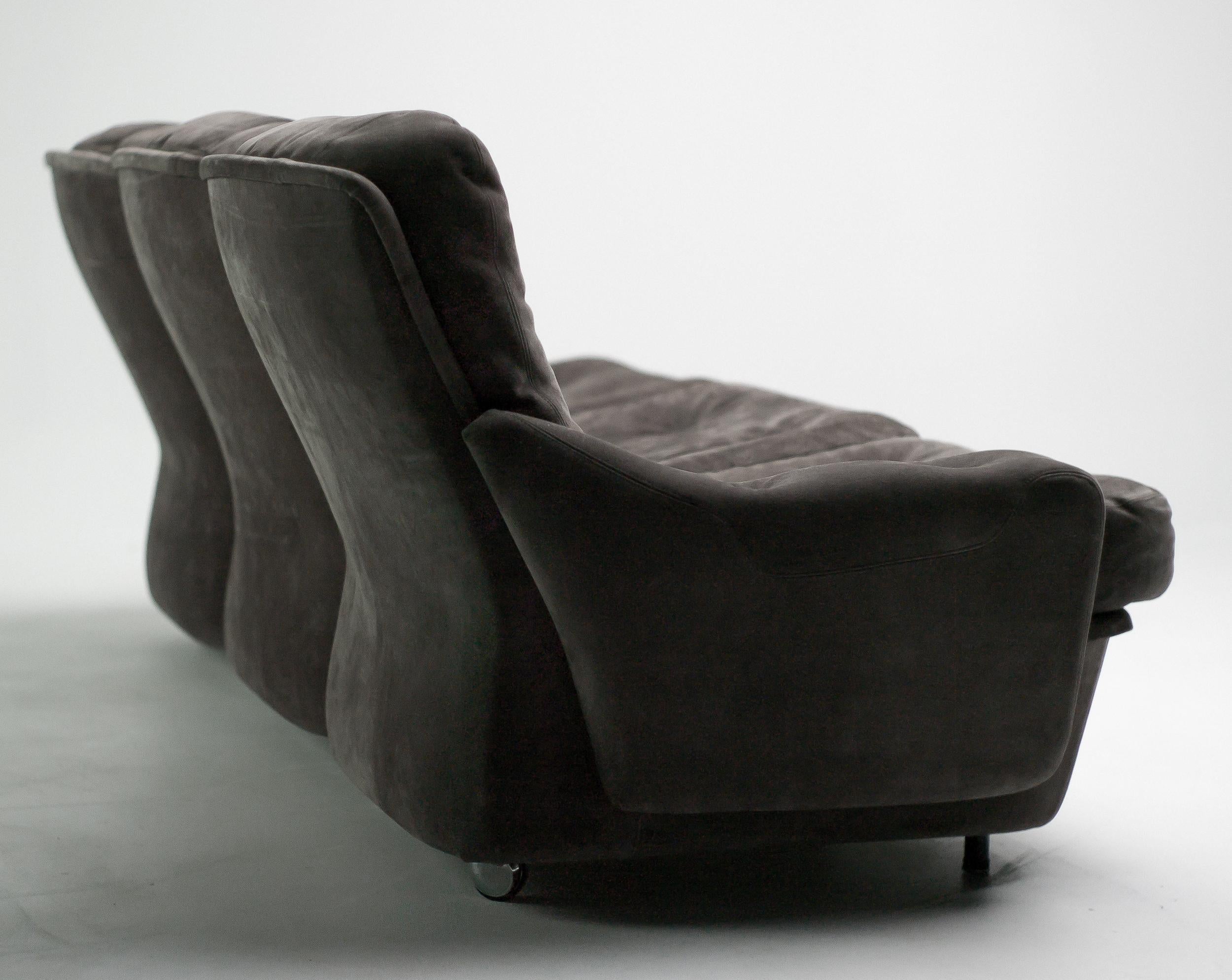 Canapé sectionnel 3 places 'Orchidée' en daim gris par Airborne Bon état - En vente à Dronten, NL