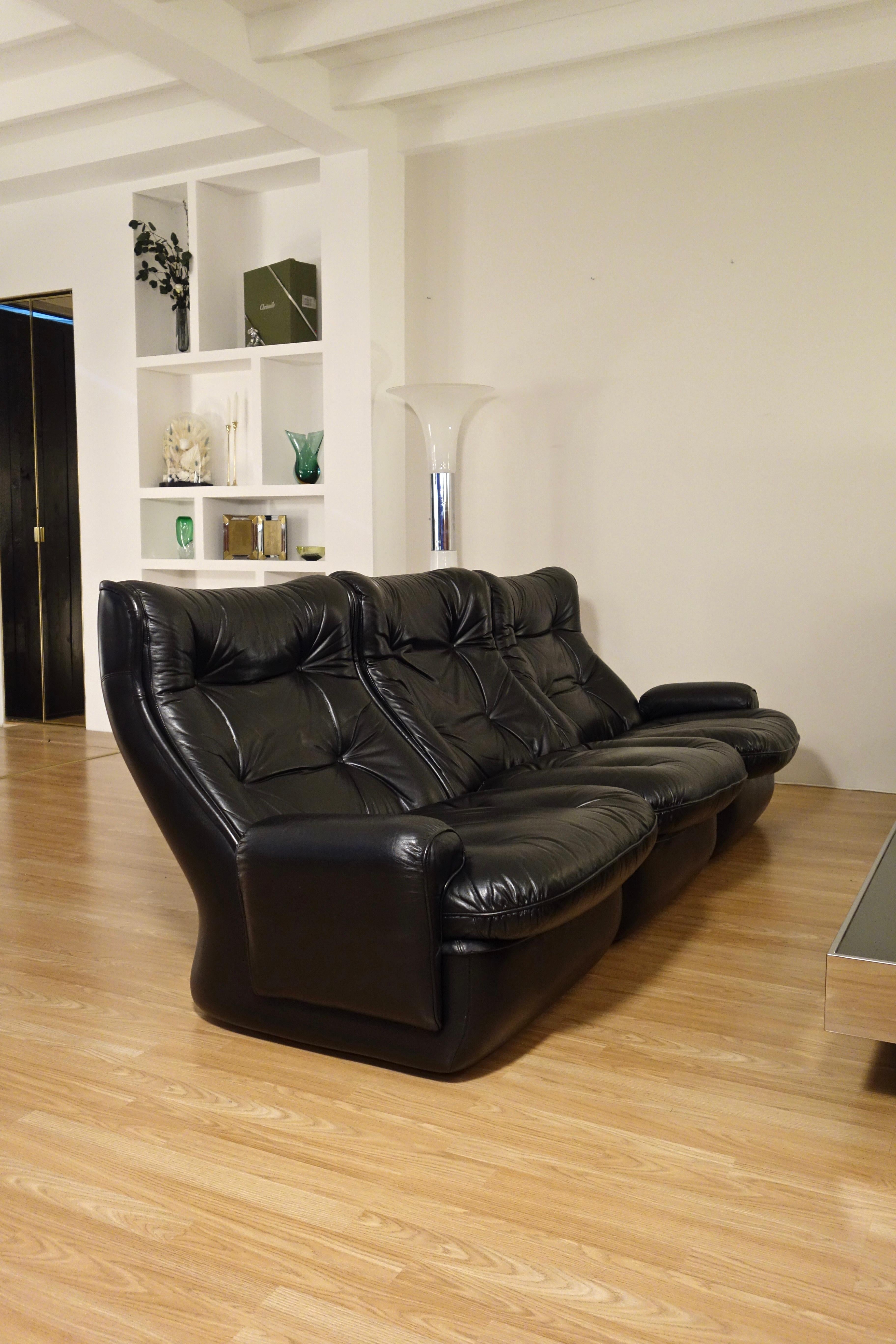 3-Sitzer-Sofa von Michel Cadestin für Airborne aus den 1970er Jahren

Sehr gut gemachte französische Herstellung und Design.

Als Variante des Modells 