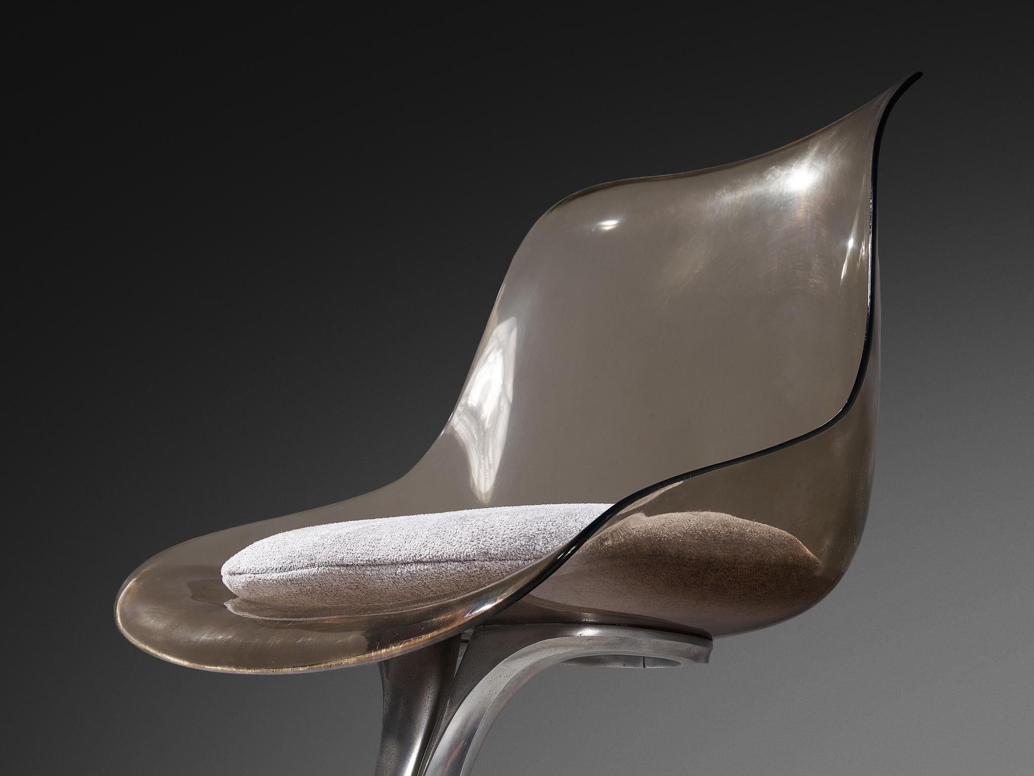 Michel Charron Set of Four Dining Chairs in Plexiglass and Aluminum (Moderne der Mitte des Jahrhunderts) im Angebot