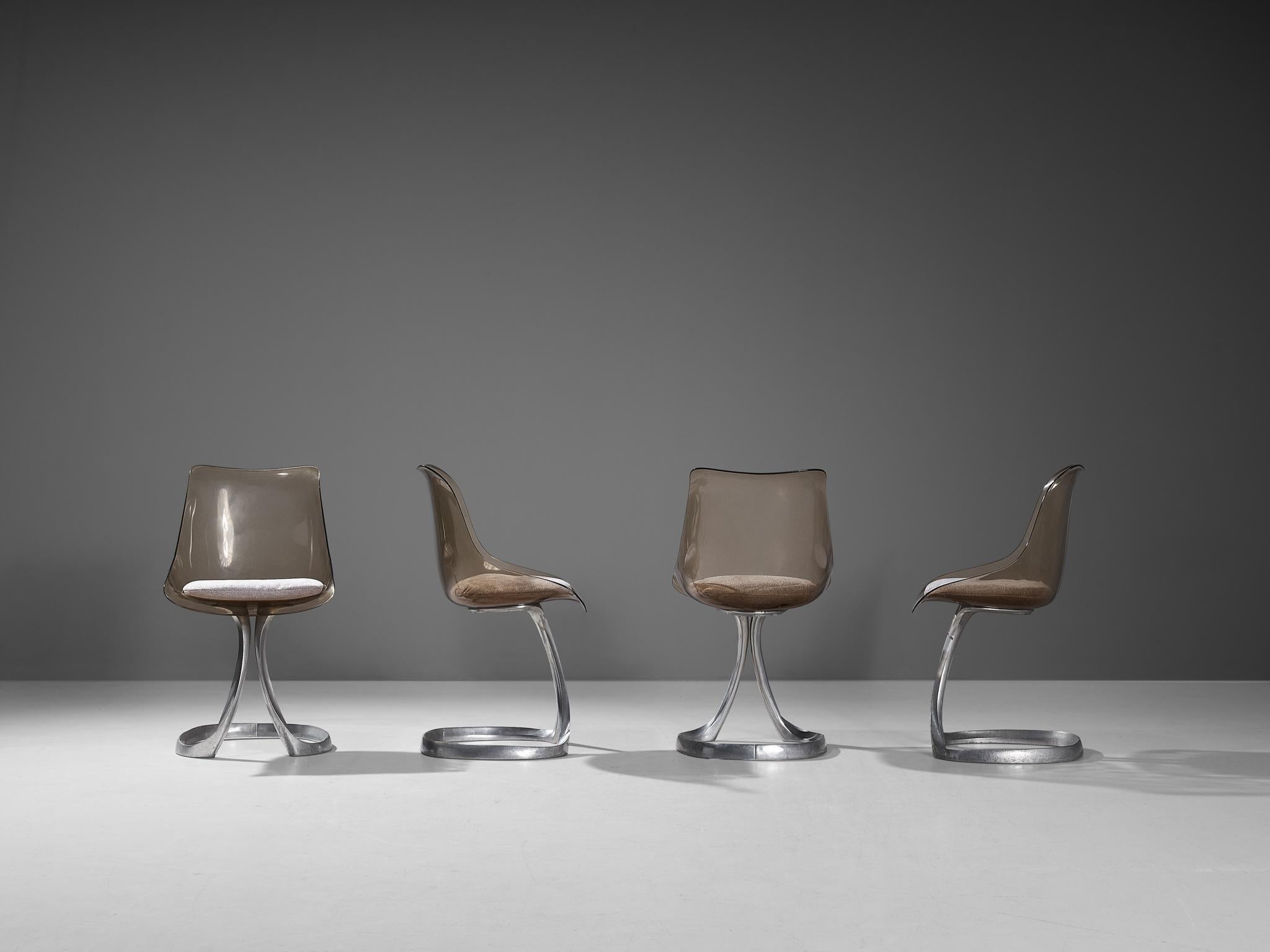 Ensemble de quatre chaises de salle à manger Michel Charron en plexiglas et aluminium Bon état - En vente à Waalwijk, NL
