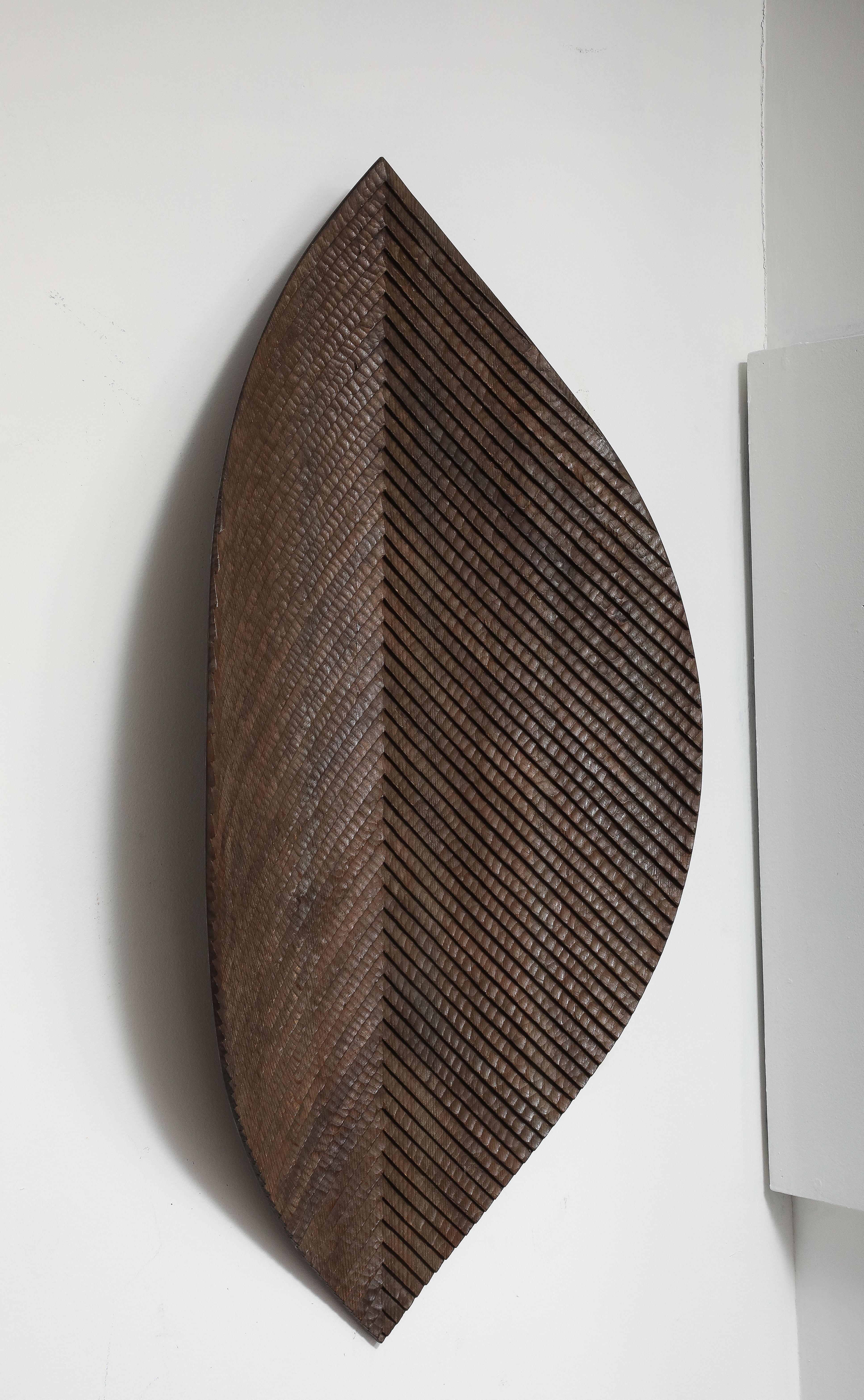 Michel Choqueux „Blatt“ Skulpturaler Wandbehang, Frankreich, um 1950 im Zustand „Gut“ im Angebot in Brooklyn, NY