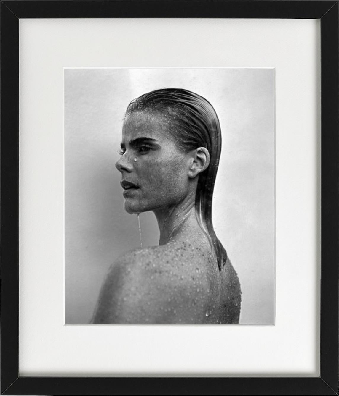 Mariel Hemingway - sideportrait for Vogue Italy, fine art photography, 1992 - Photograph by Michel Comte