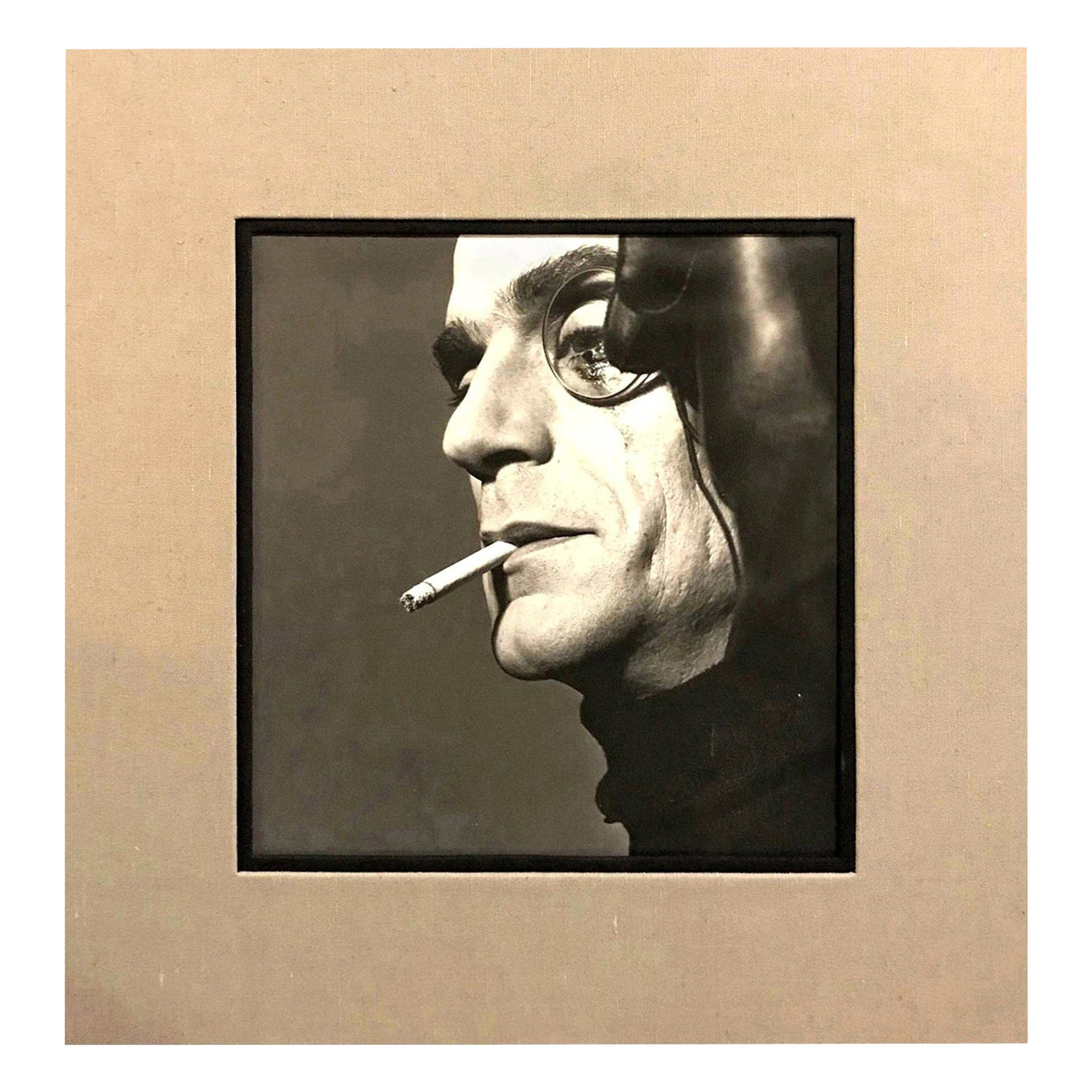 Michel Comte Fotografía impresa en gelatina de plata "Jeremy Irons con monóculo", 1990 en venta