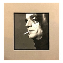 Michel Comte Silber-Gelatine-Fotodruckdruck „Jeremy Irons mit Monocle“, 1990
