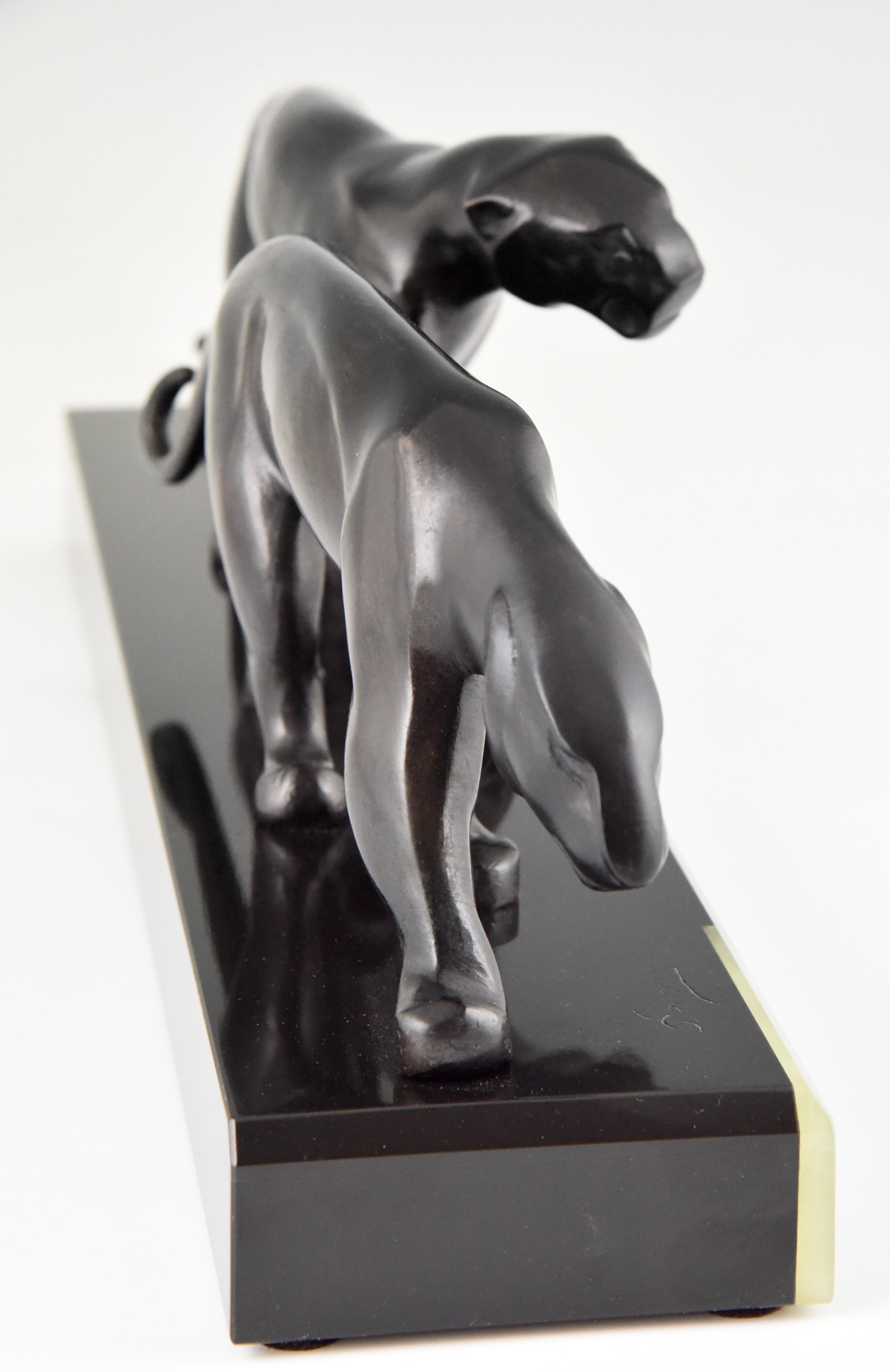Français Deux panthères, sculpture en bronze Art Déco de Michel Decoux, France, 1920