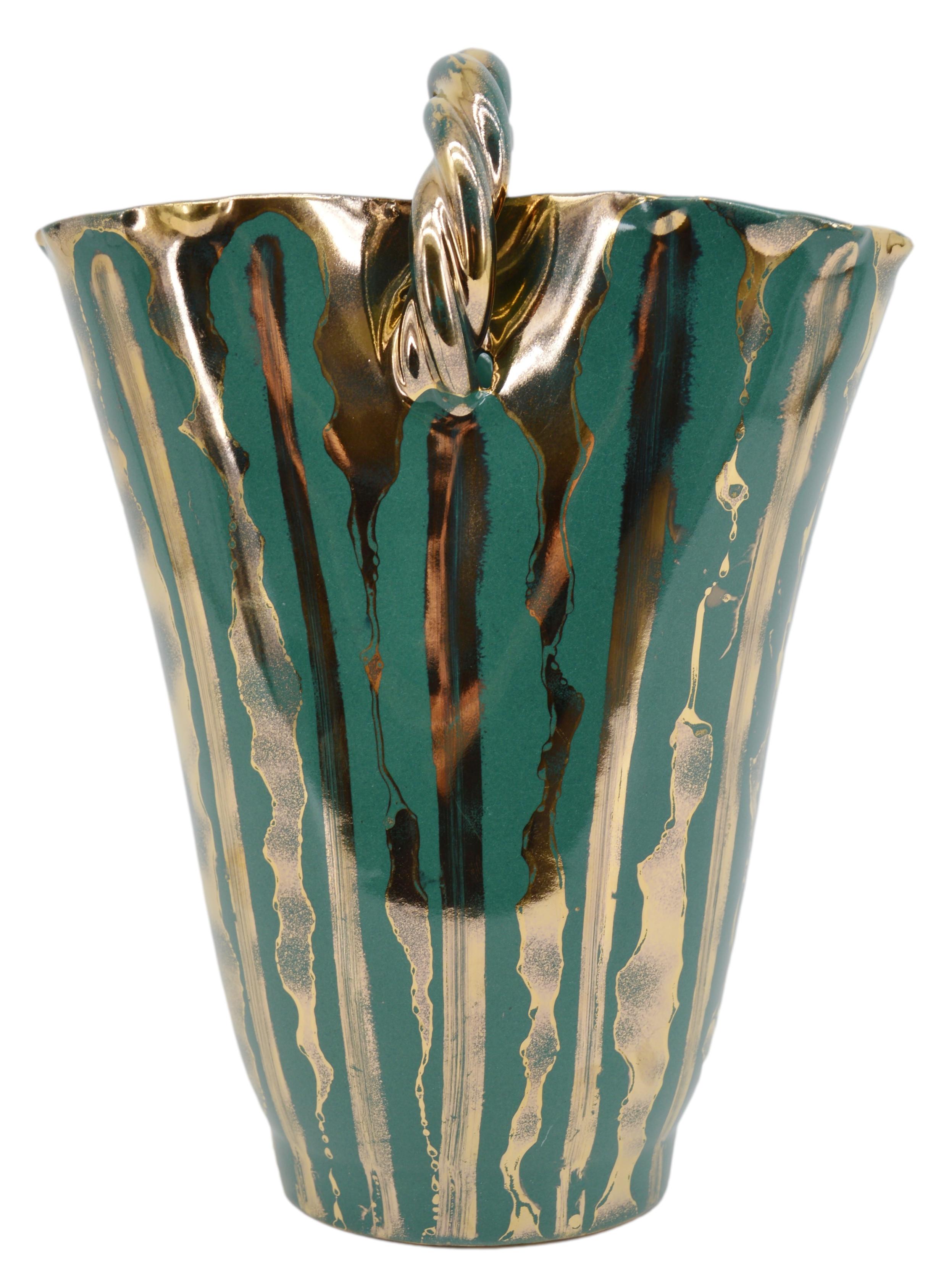 French mid-century stoneware vase by Michel & Denise Pointu (Saint-Amand-en-Puisaye), France, 1950s. Height: 11