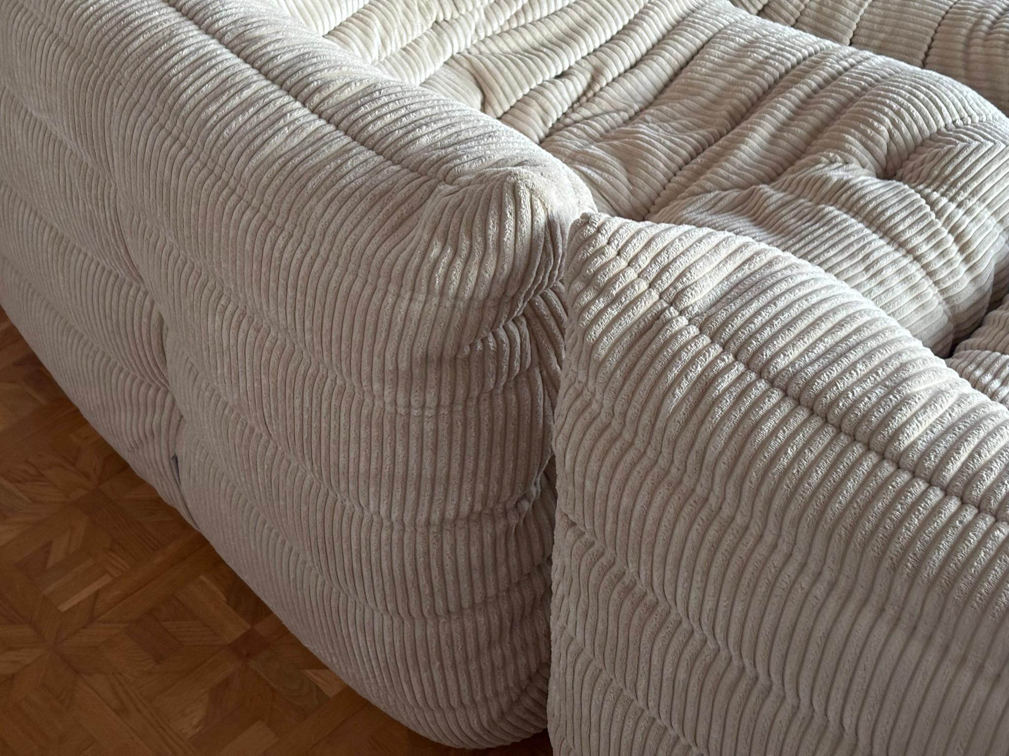 Michel Ducaroy for Ligne Roset Beige Corduroy Togo Sofas, Set of 5 en venta 3