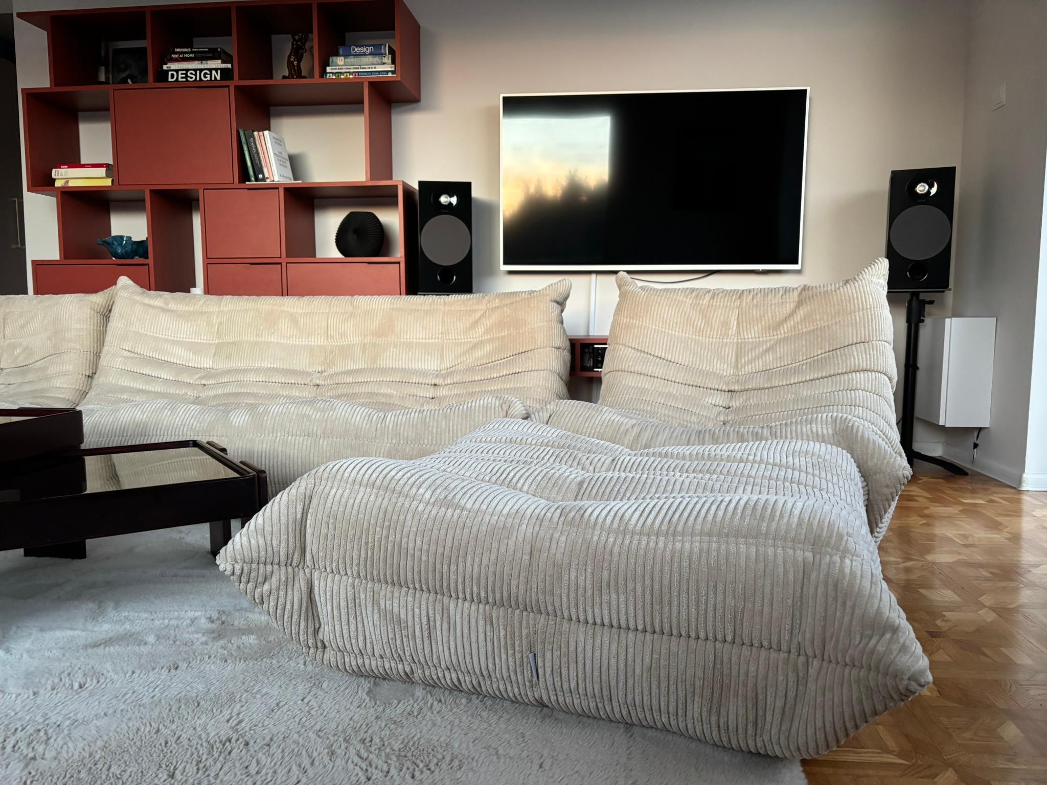 Michel Ducaroy for Ligne Roset Beige Corduroy Togo Sofas, Set of 5 en Excelente estado para la venta en Radomsko, Województwo łódzkie