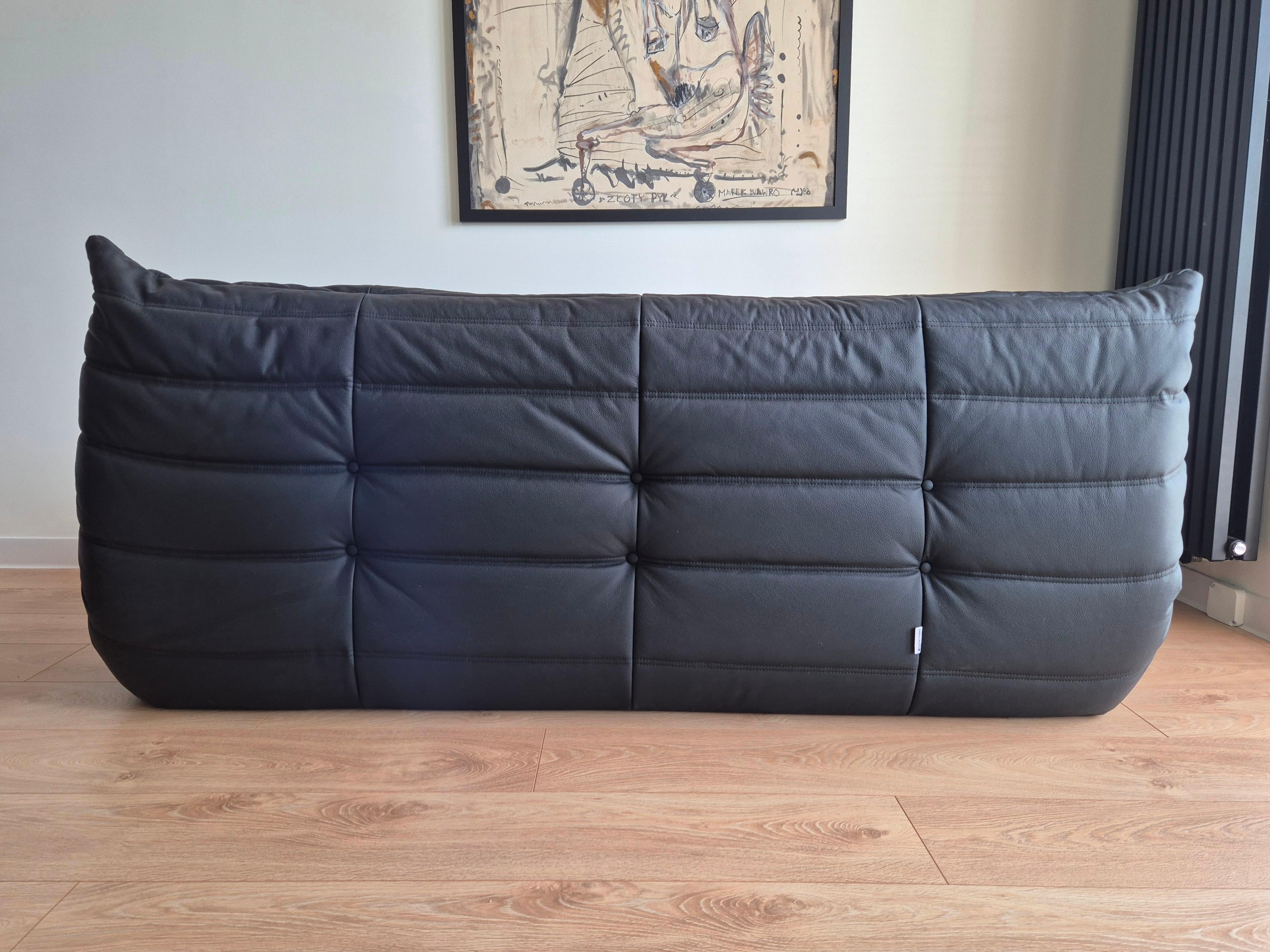Sofá y puf Togo de piel negra, set de 2, Michel Ducaroy para Ligne Roset Francés en venta