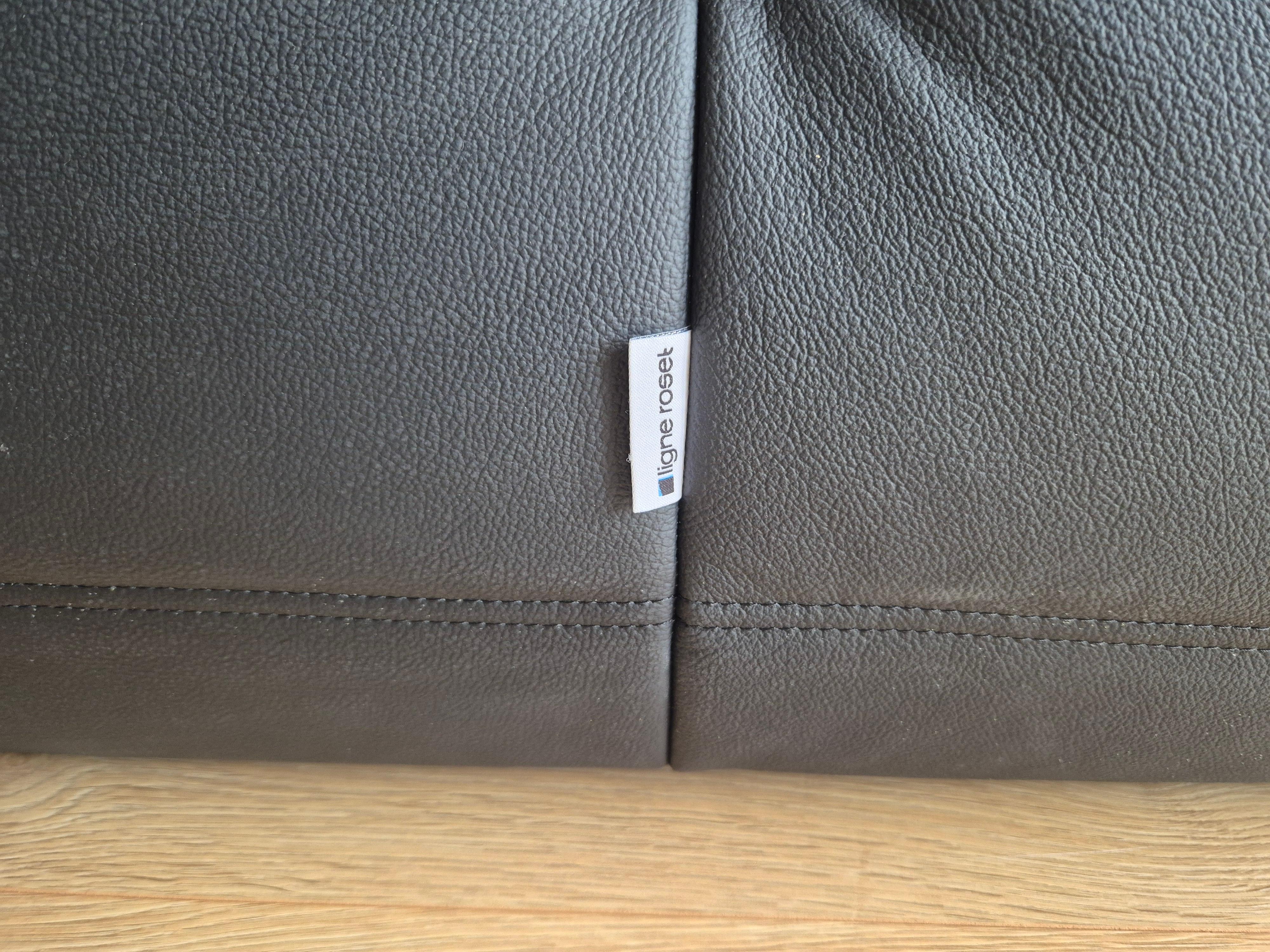 Sofá y puf Togo de piel negra, set de 2, Michel Ducaroy para Ligne Roset en Excelente estado para la venta en Radomsko, Województwo łódzkie