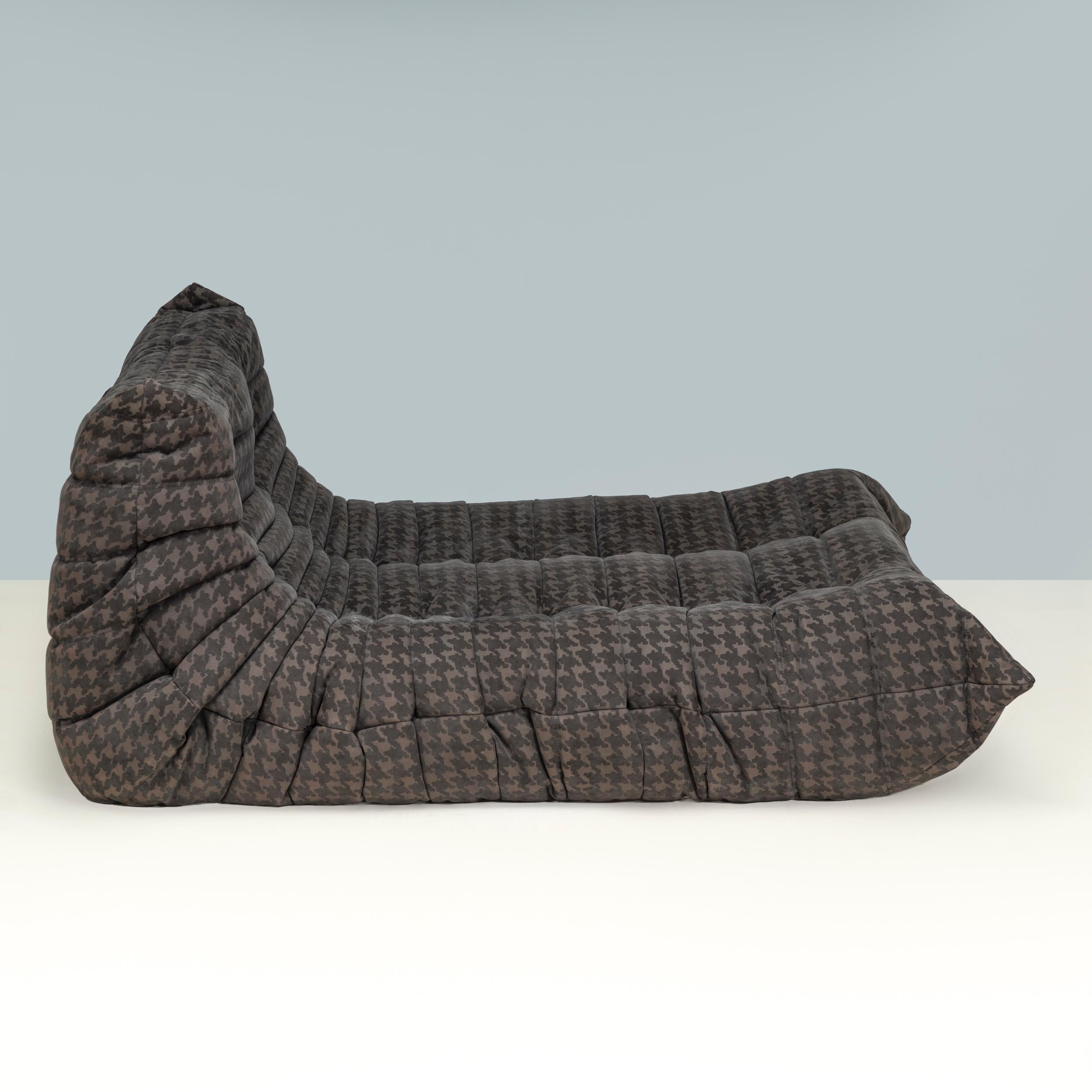 20th Century Michel Ducaroy for Ligne Roset Brown Houndstooth Togo Chaise Longue For Sale